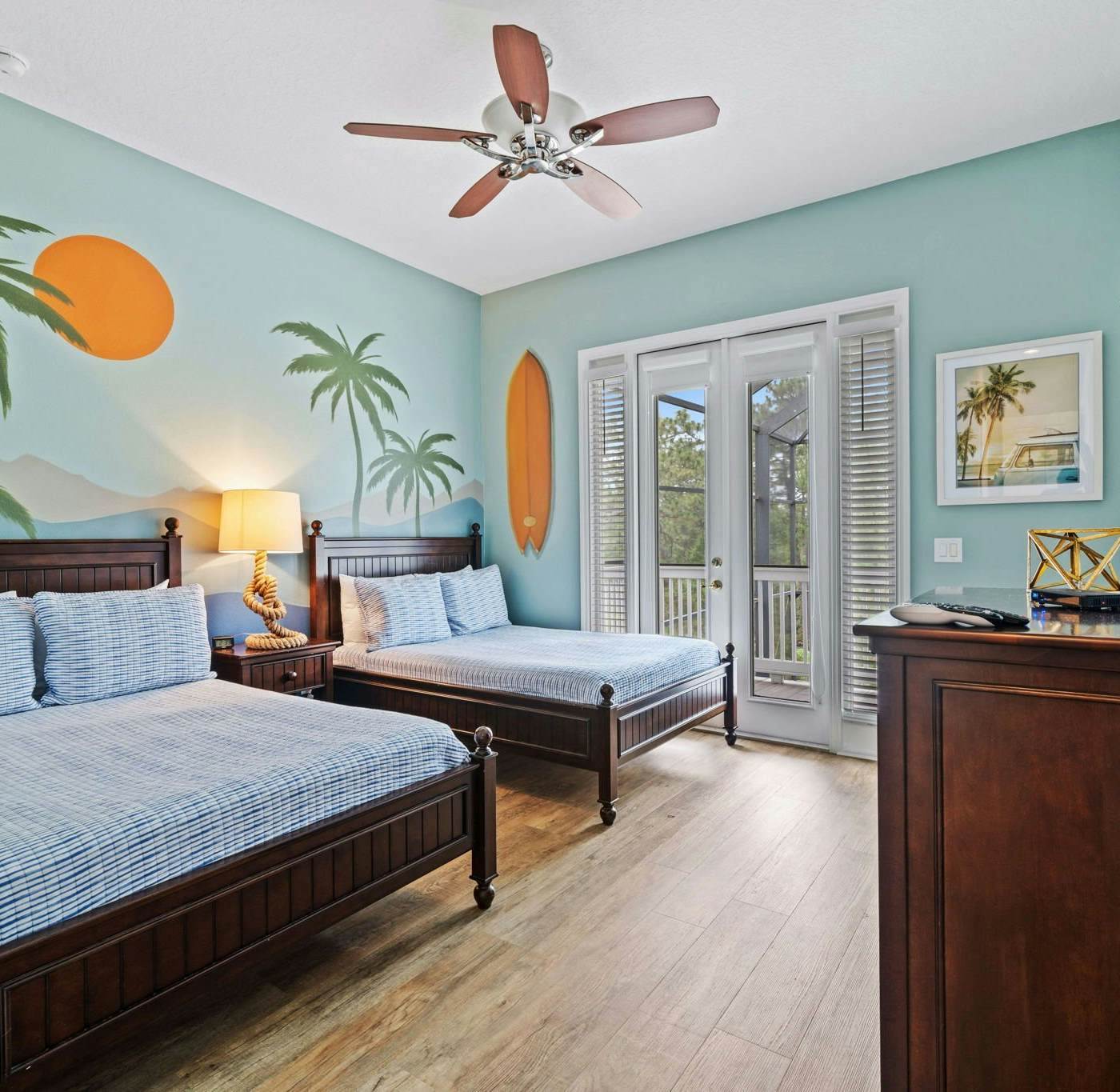 W479 - Modern Seaside Cottage