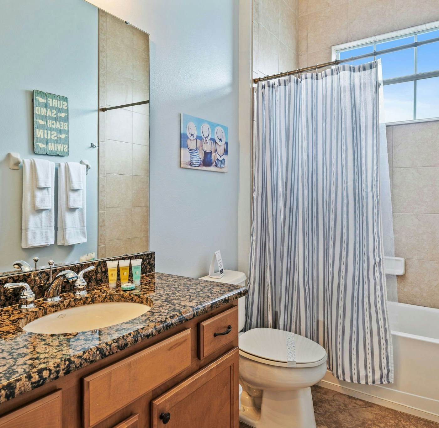 W479 - Modern Seaside Cottage