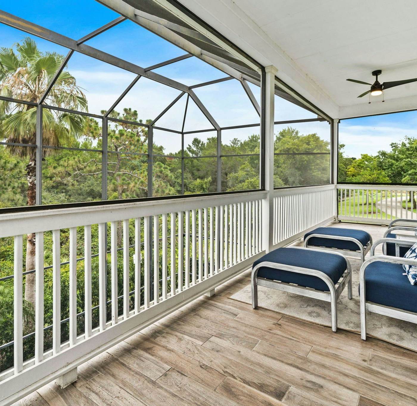 W479 - Modern Seaside Cottage