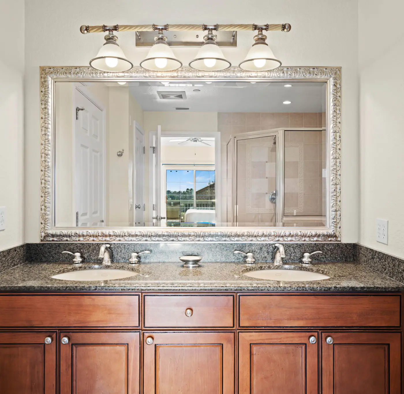 Luxurious North Villa
