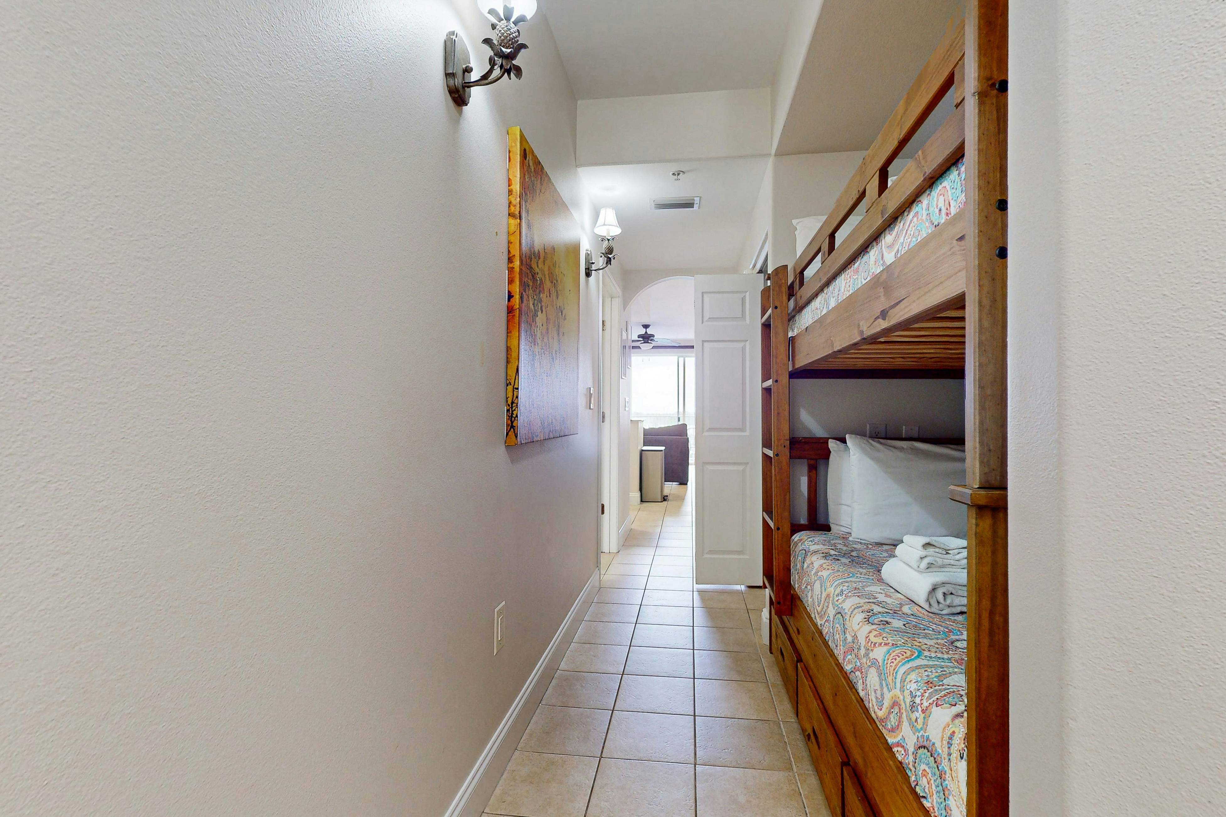 BLU105-13415-1-0402-1 - Lakefront Living at Blue Heron