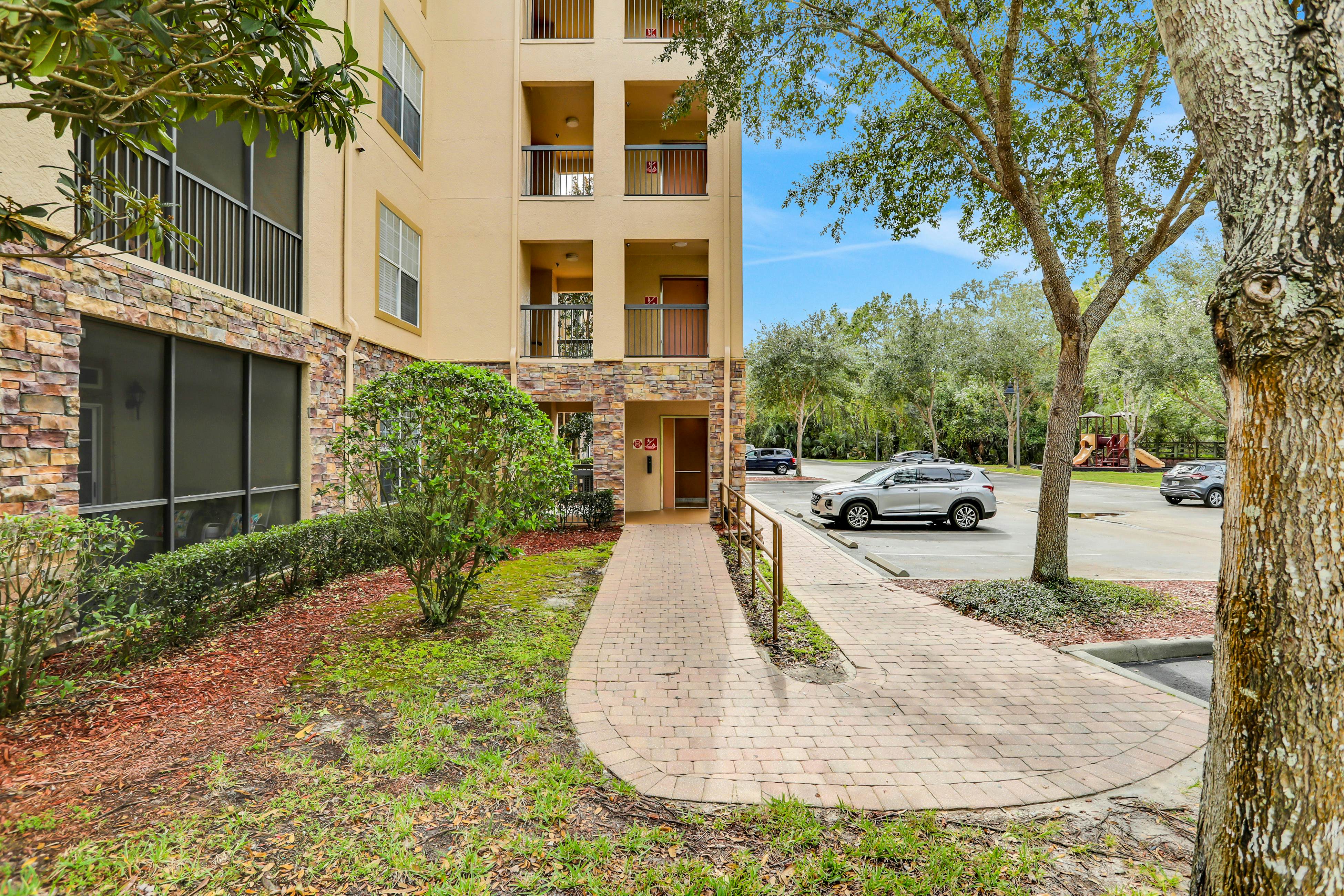 TUS101-1301-9308-3 - Tuscan Escape at Champions Gate