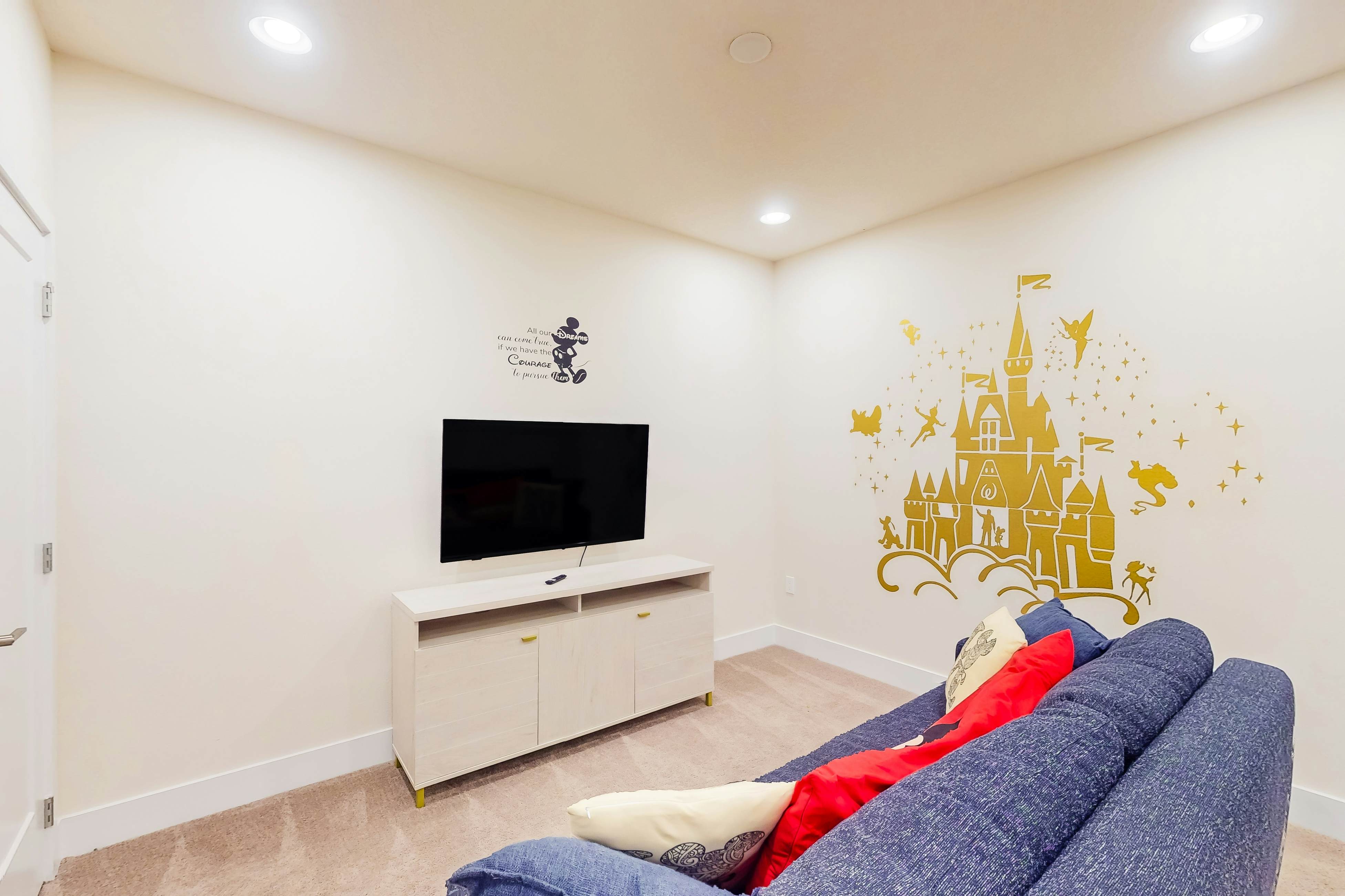 FCA107-17317-3-P - Mickey's Hidden Hideaway