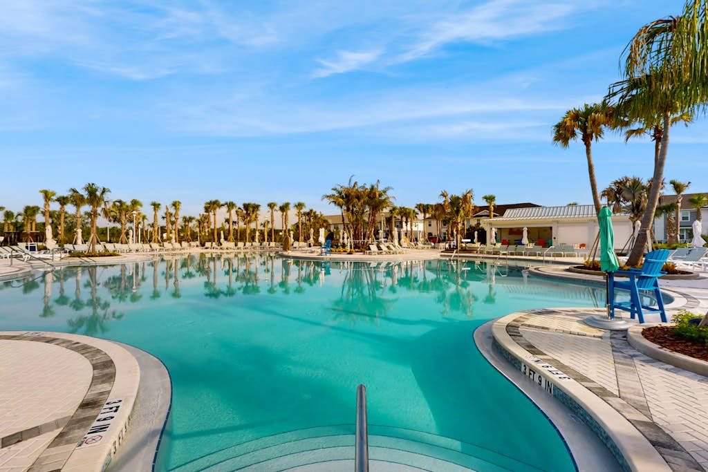 Contemporary townhouse w/ private pool and resort amenities, near attractions