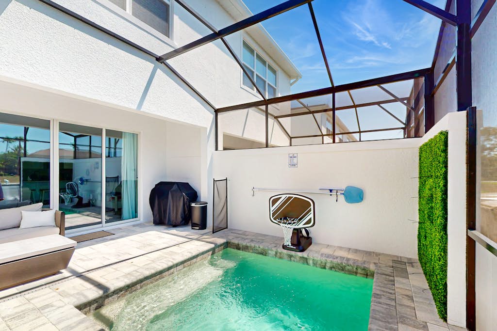 Beautiful home with private pool and space for the whole family