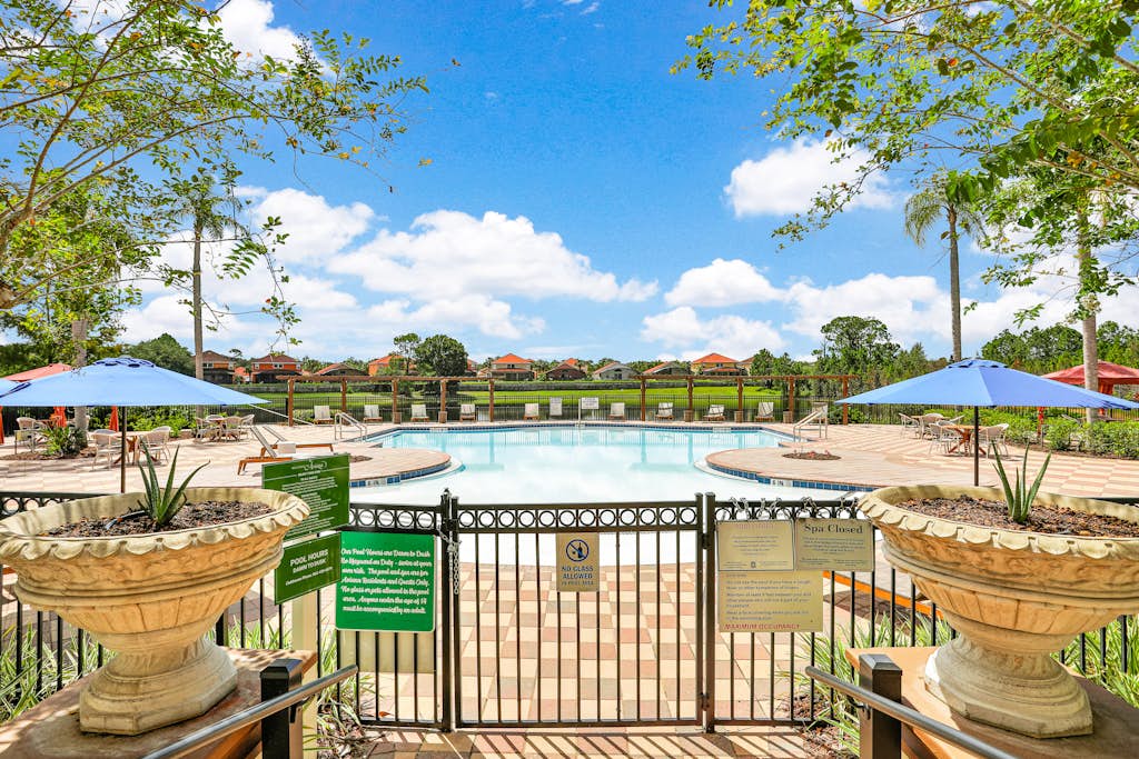 Dog-friendly home with private outdoor pool, high-speed WiFi, and central AC