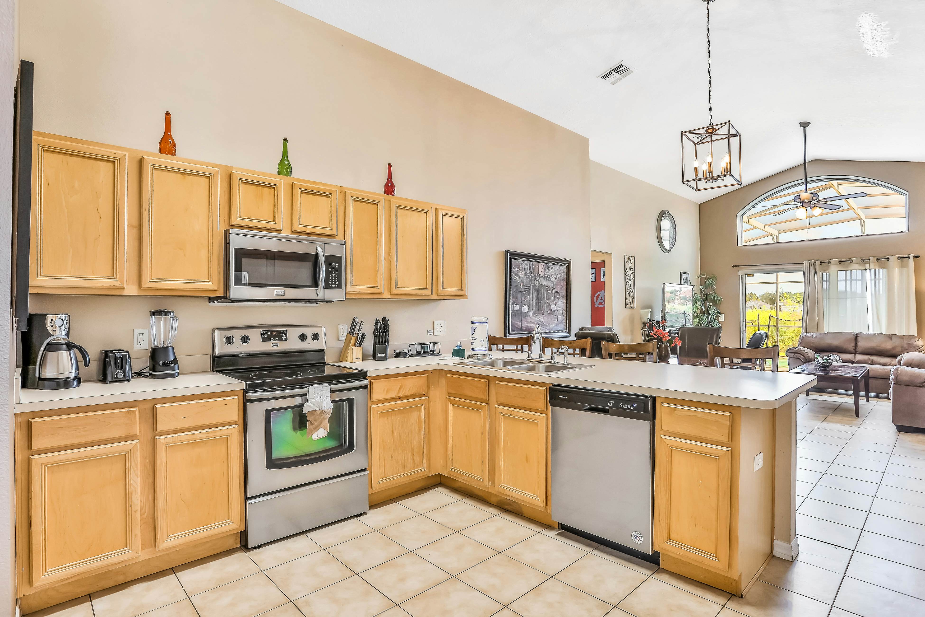 AVI101-316-5-P - 5BD Davenport Spacious Family Retreat