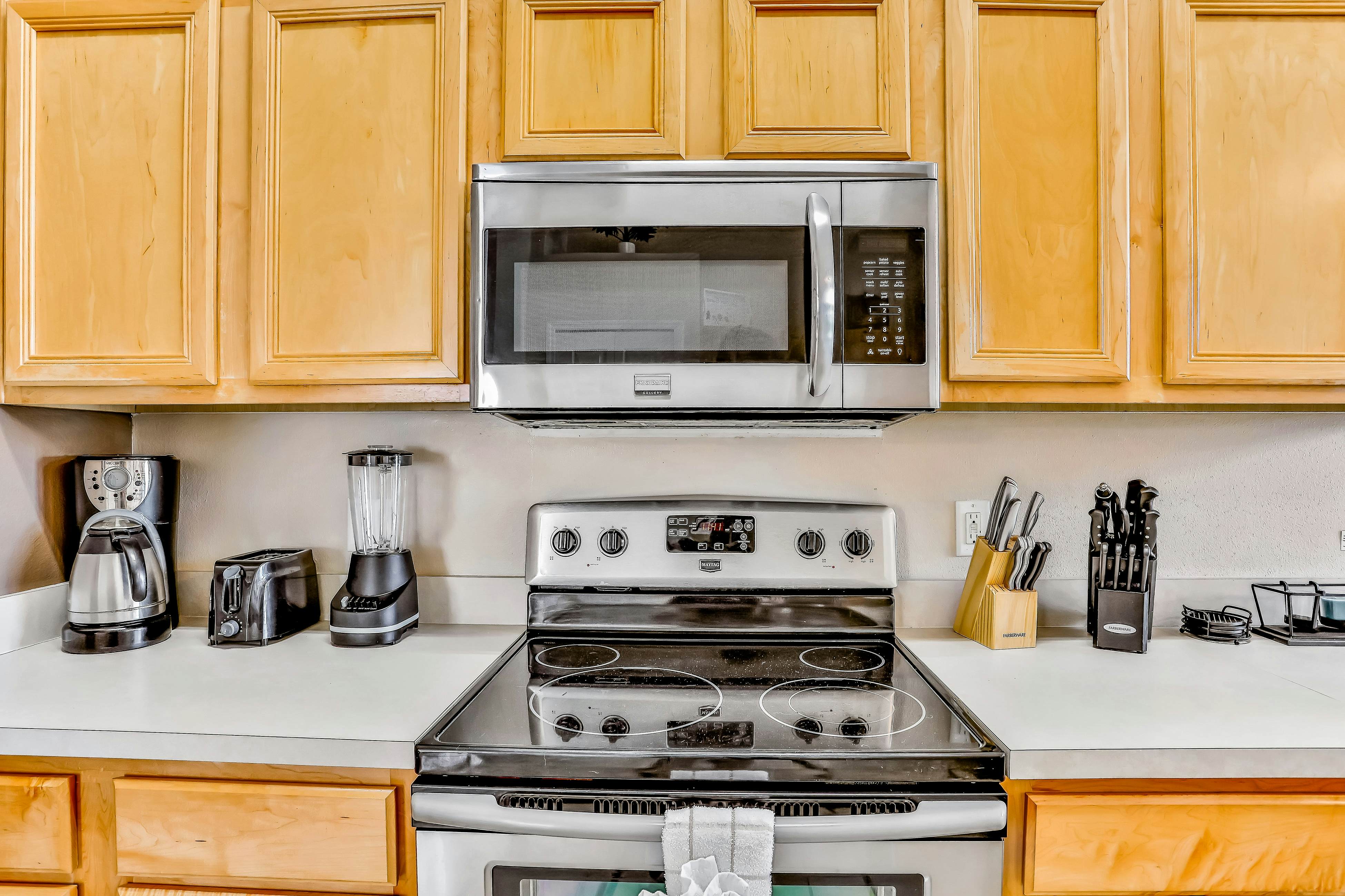 AVI101-316-5-P - 5BD Davenport Spacious Family Retreat