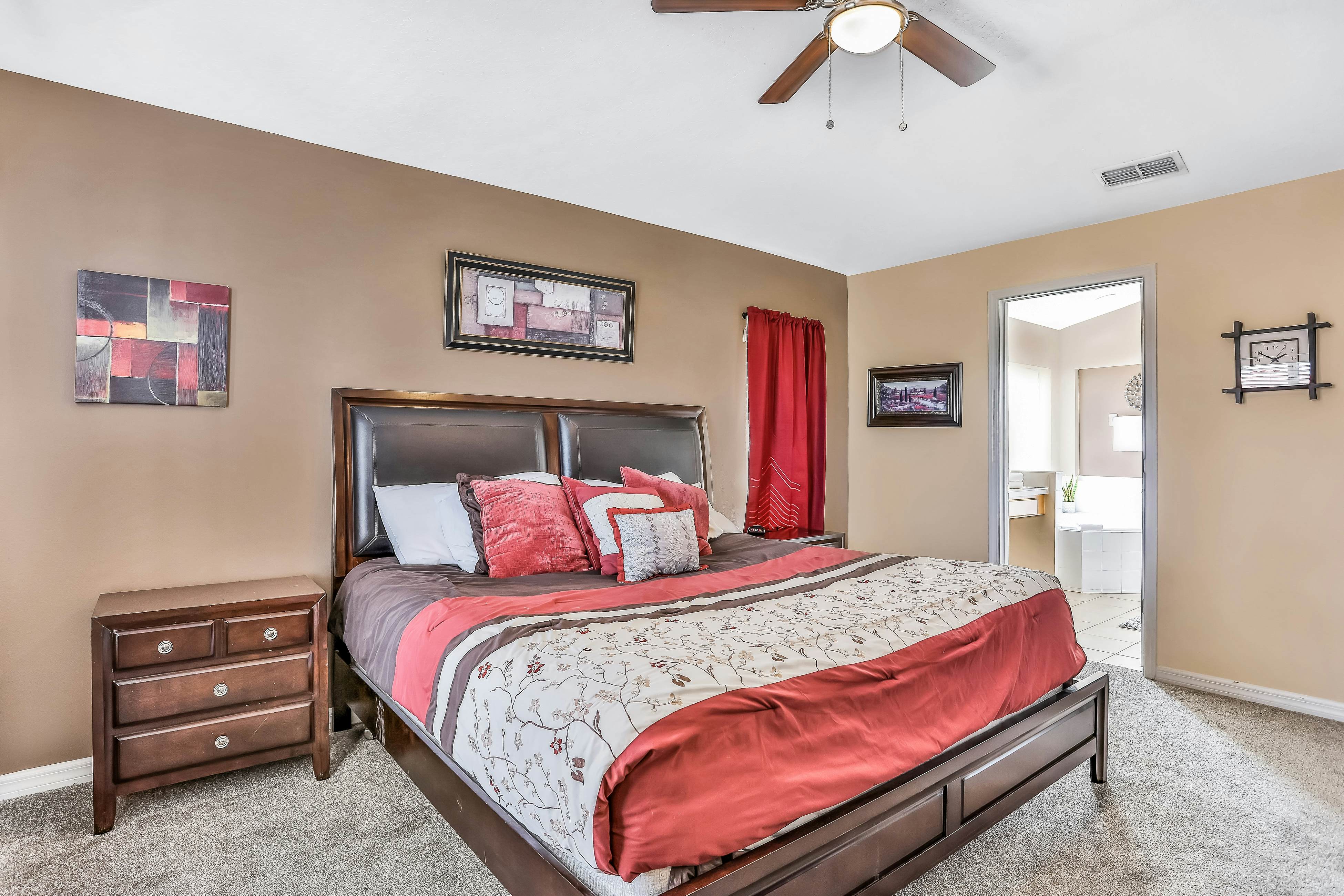 AVI101-316-5-P - 5BD Davenport Spacious Family Retreat