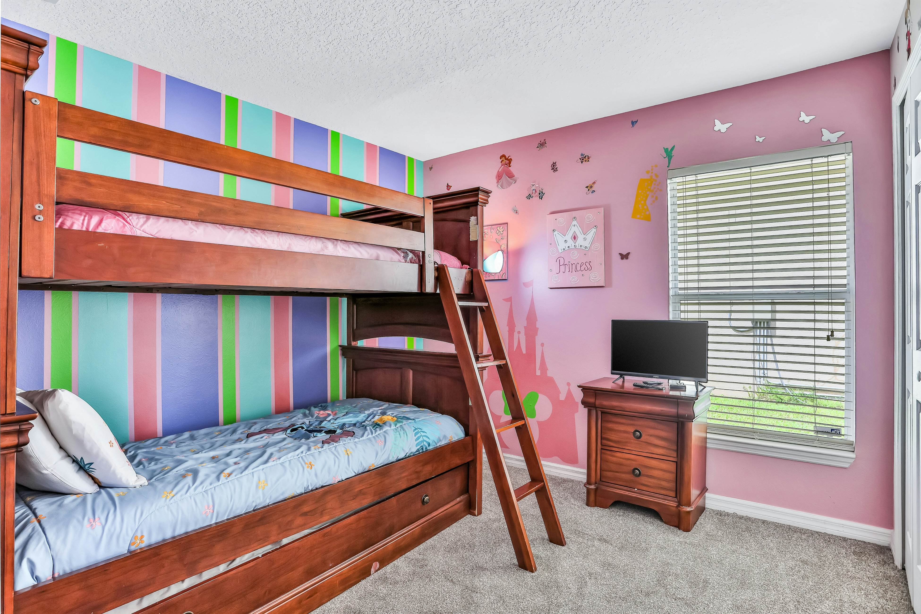 AVI101-316-5-P - 5BD Davenport Spacious Family Retreat