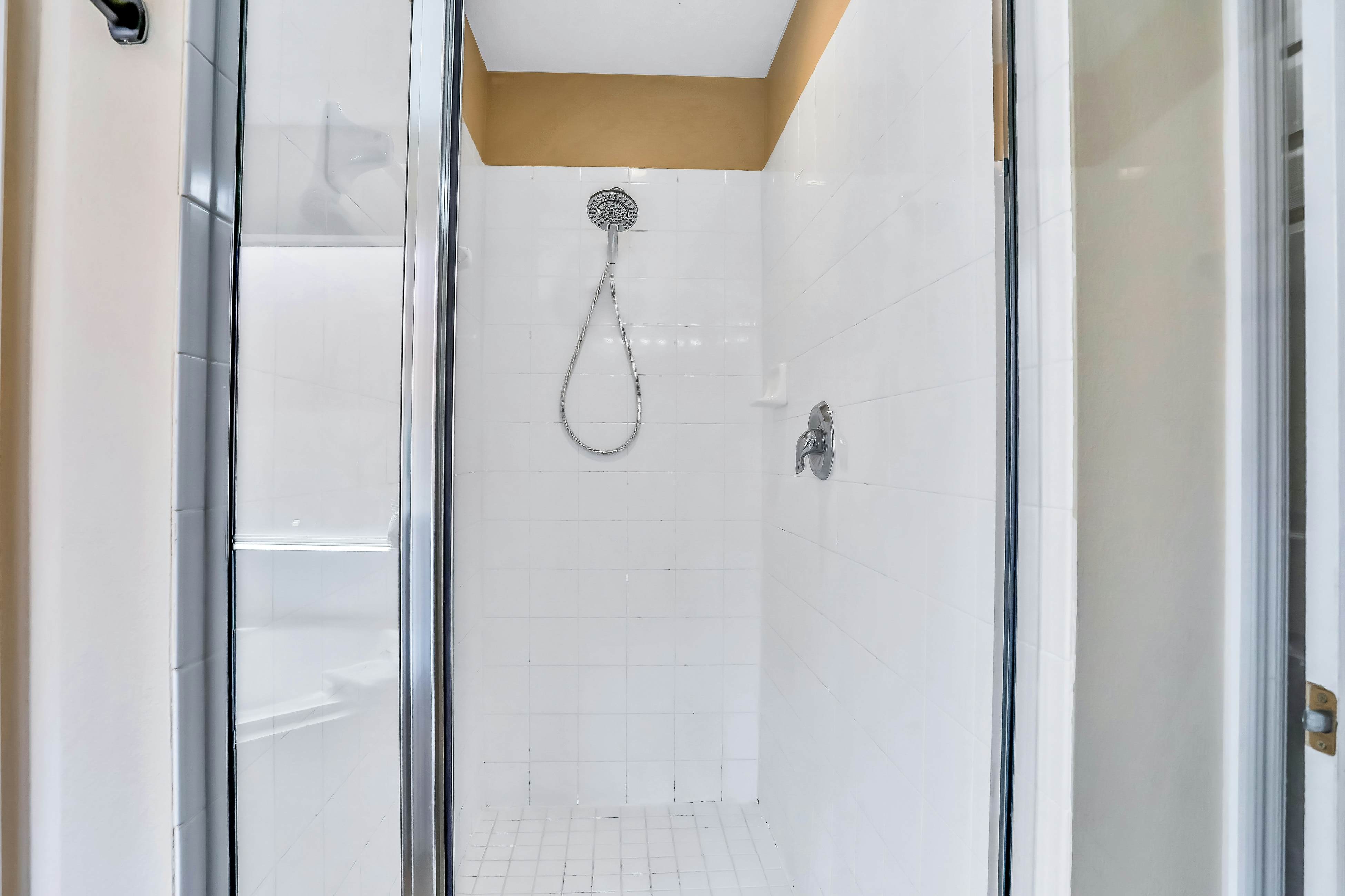 AVI101-316-5-P - 5BD Davenport Spacious Family Retreat