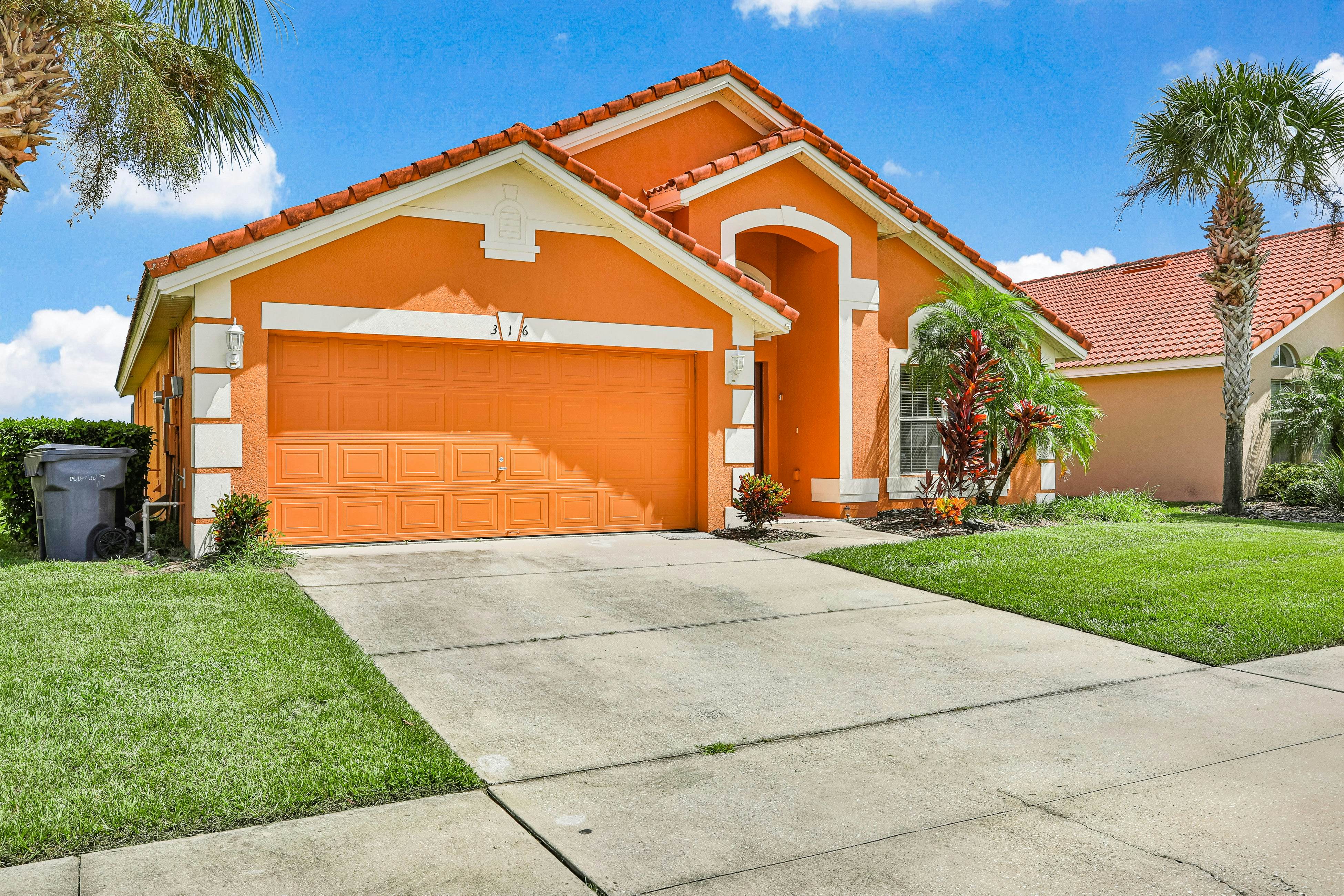 AVI101-316-5-P - 5BD Davenport Spacious Family Retreat