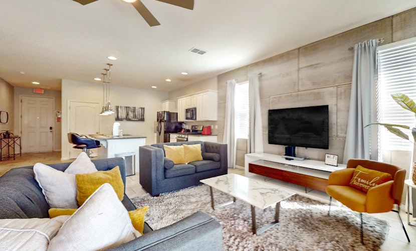 Modern retreat with private pool, lanai, central AC & gas grill