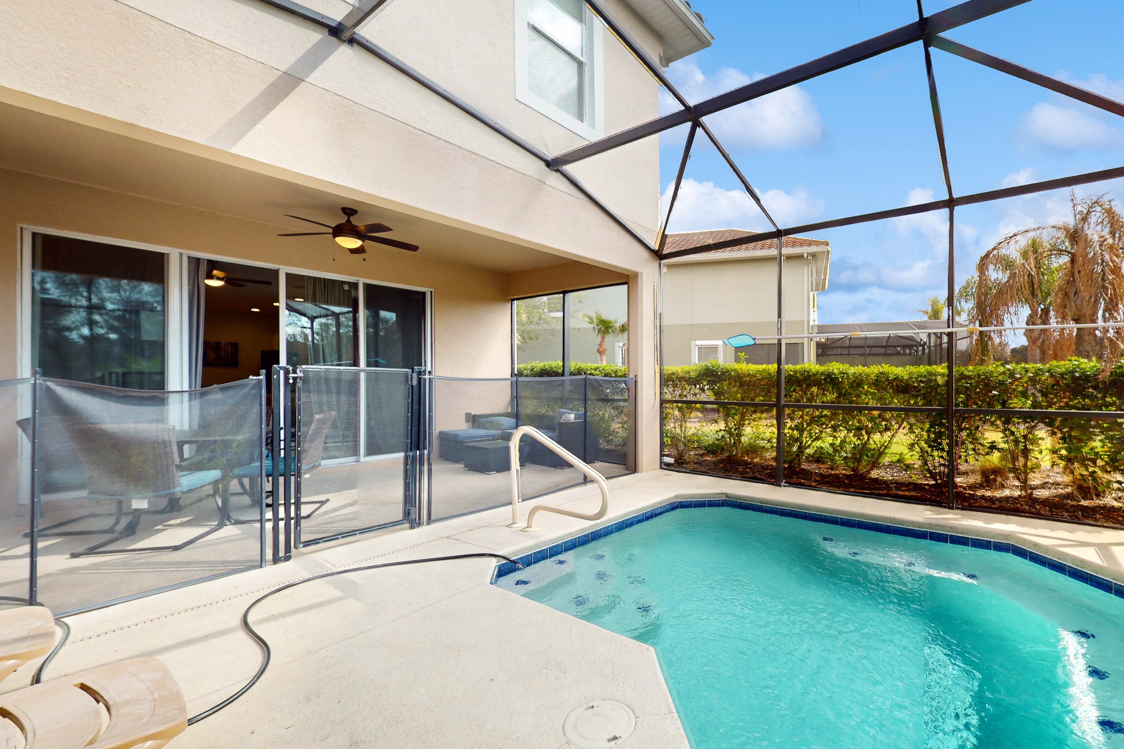 Modern retreat with private pool, lanai, central AC & gas grill