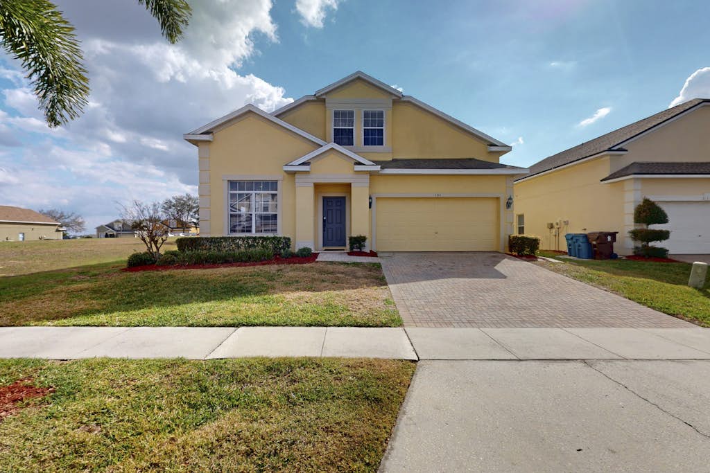 Deluxe family home with game room, private pool spa, near Disney World - dogs OK