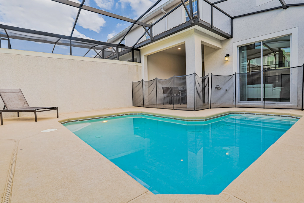 CHG128-9063-4-P - Champions Gate Escape - Champions Gate