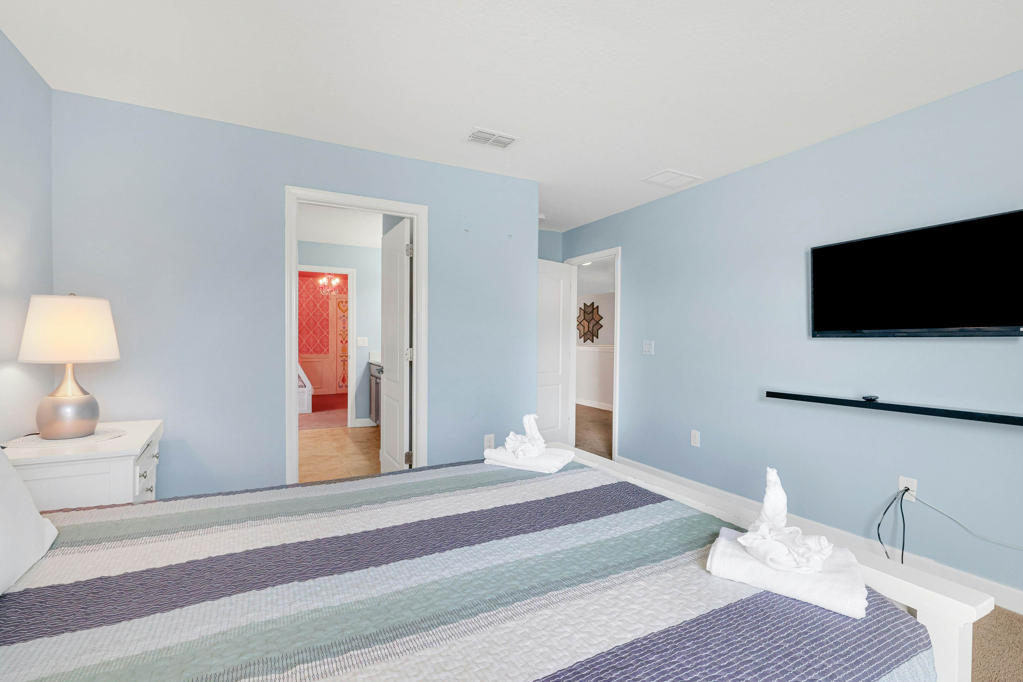 CHG131-1479-9-P - Making Magic on Moon Valley