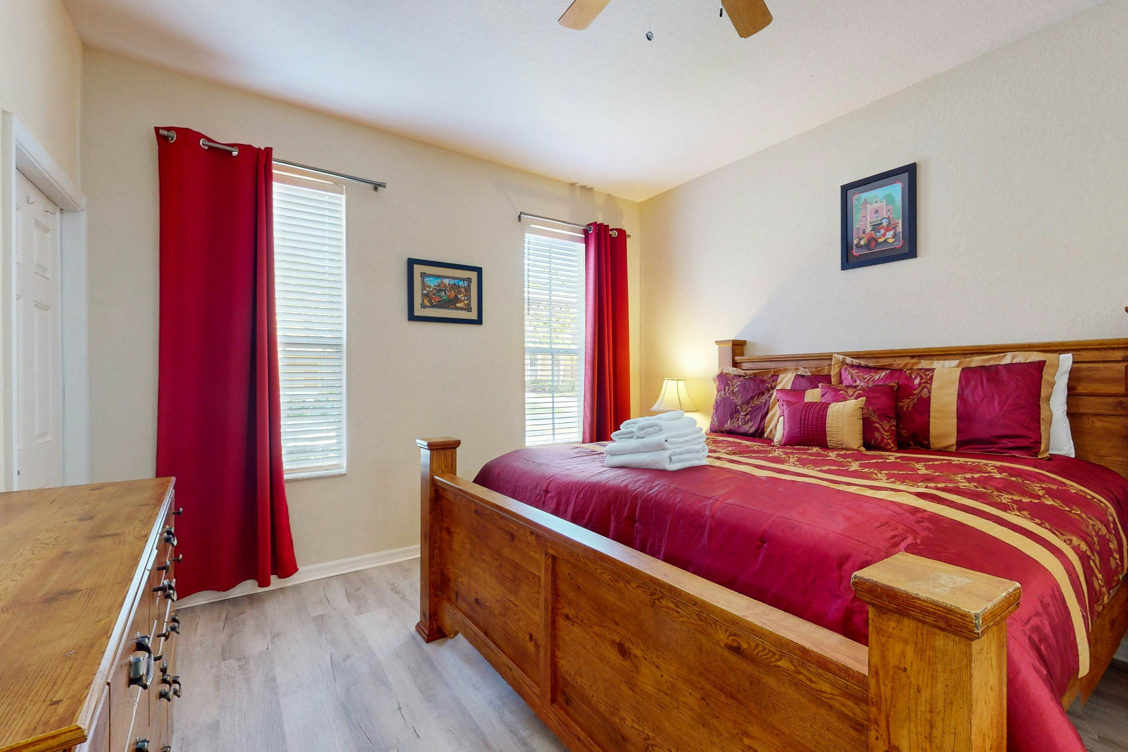 RGP112-2633-4 - Regal Palms Villa