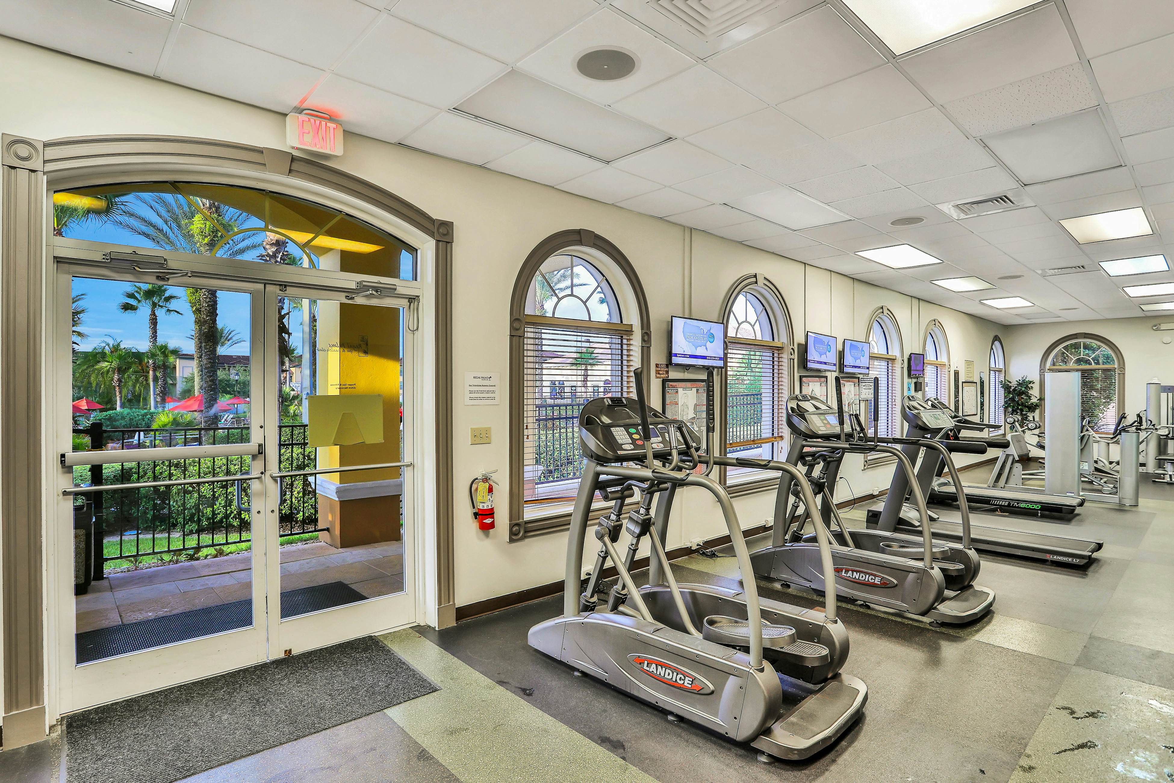 RGP112-2633-4 - Regal Palms Villa