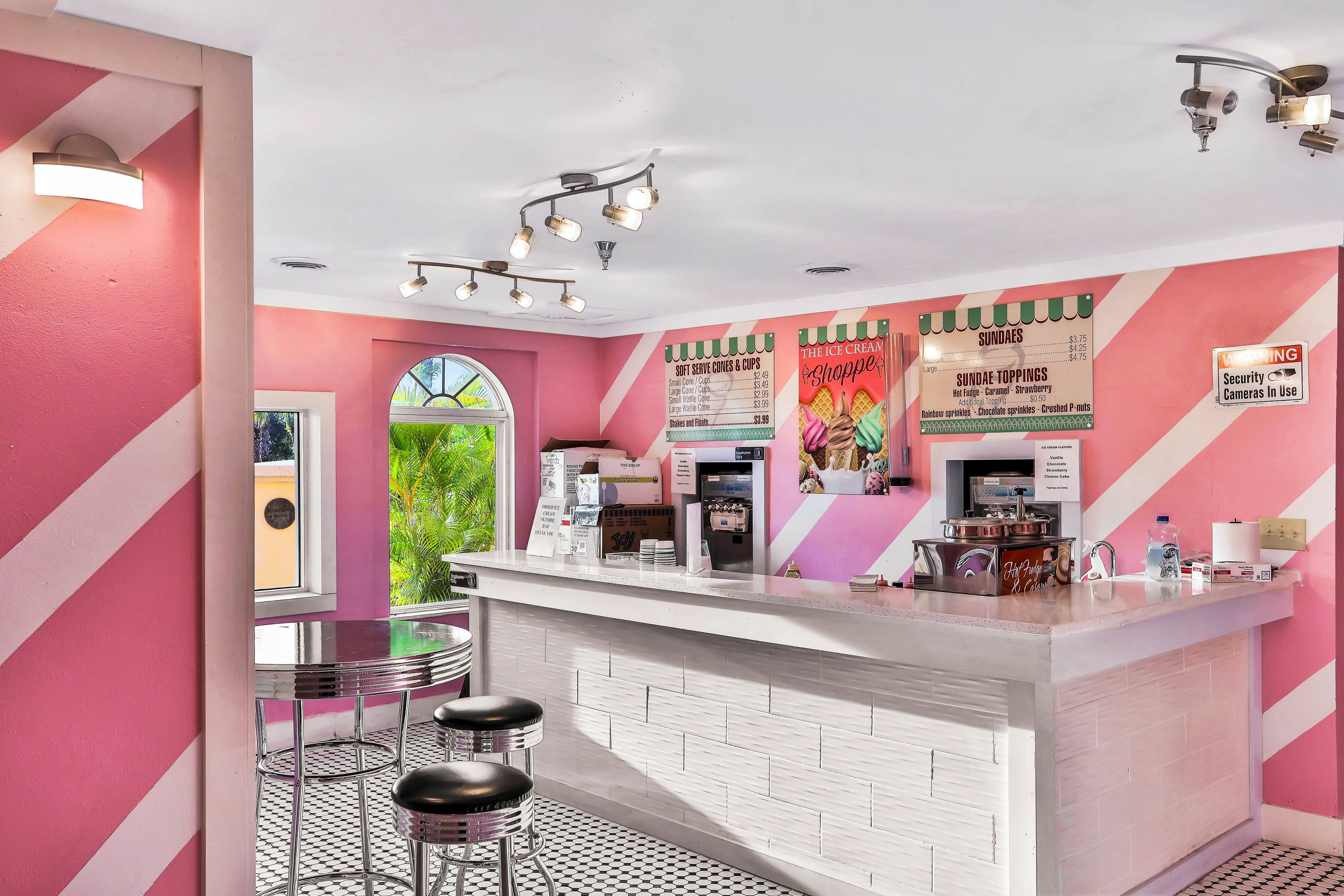 RGP112-2633-4 - Regal Palms Villa