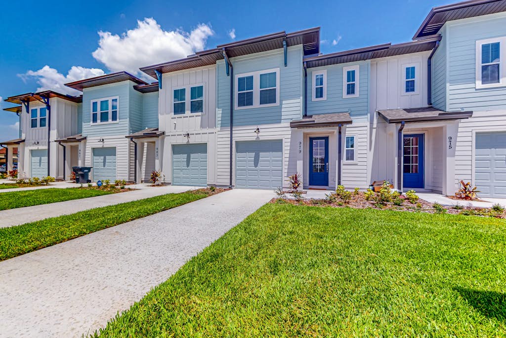 No Worries Retreat | Disney-themed townhouse in Davenport with resort amenities