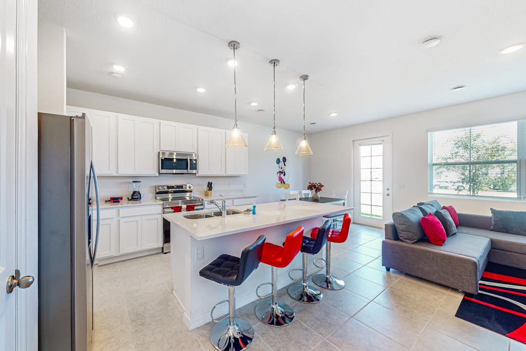 No Worries Retreat | Disney-themed townhouse in Davenport with resort amenities