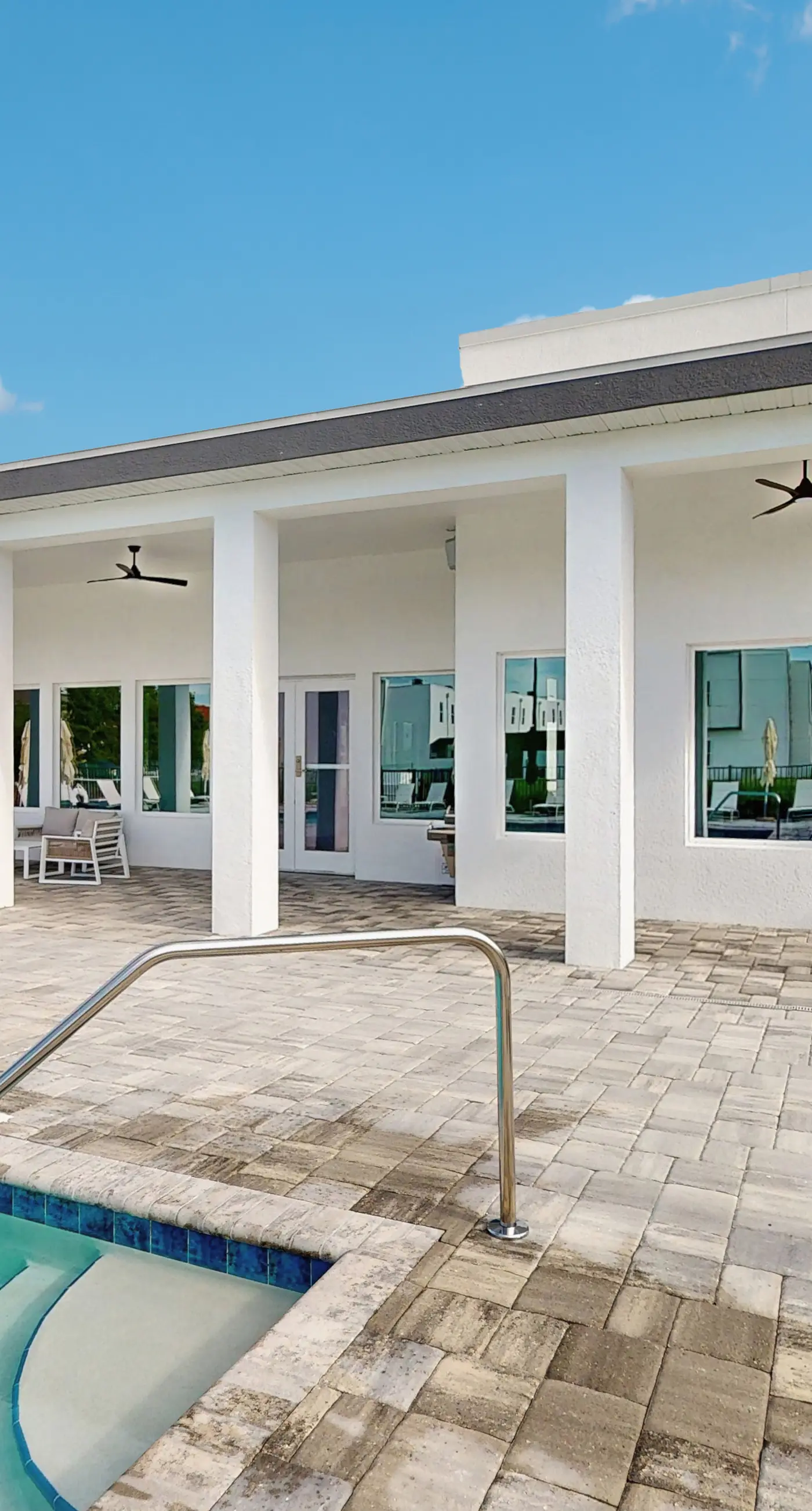 AZU112-605-4-P-Azur Resort 605