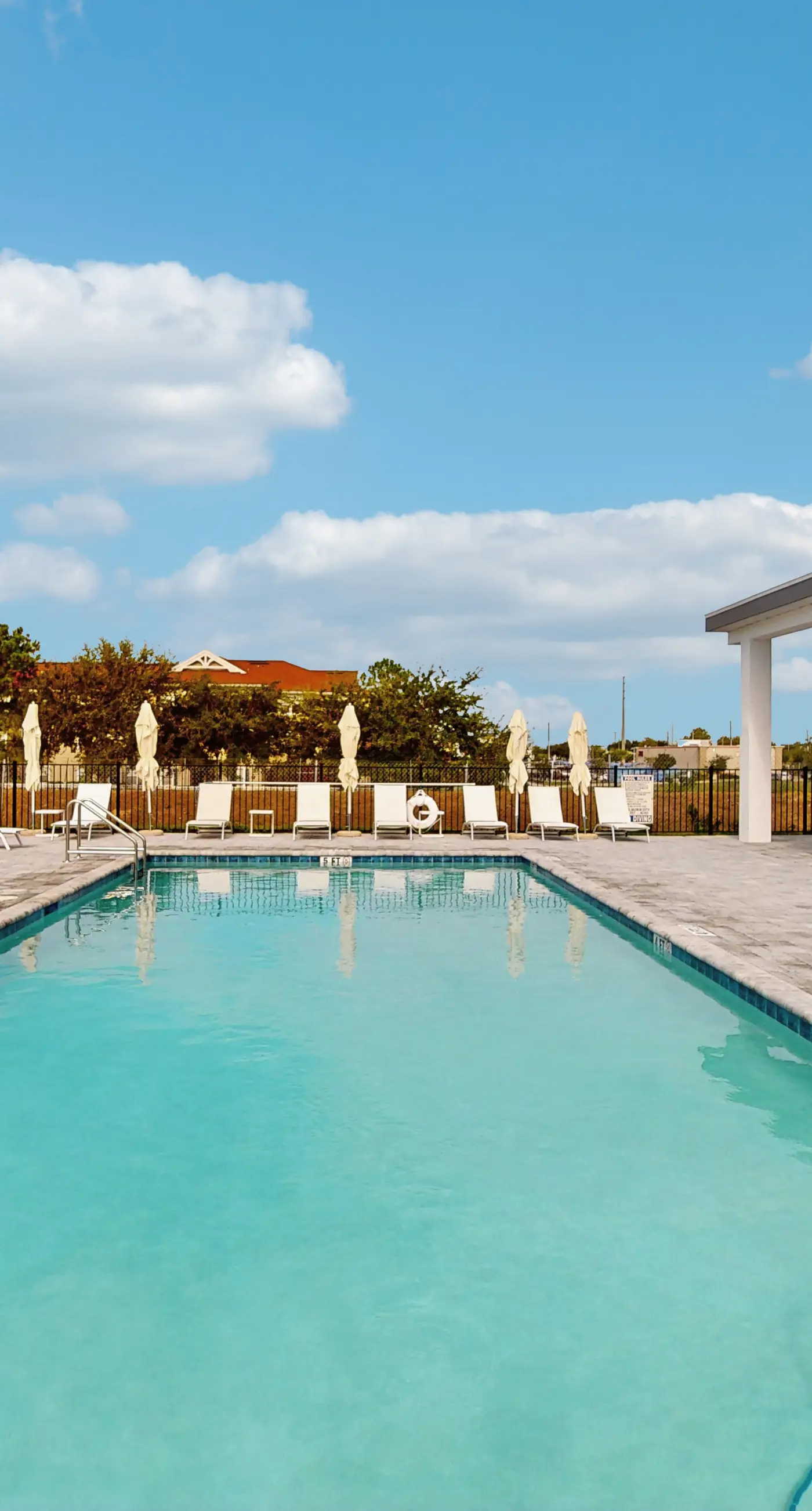 AZU112-605-4-P-Azur Resort 605