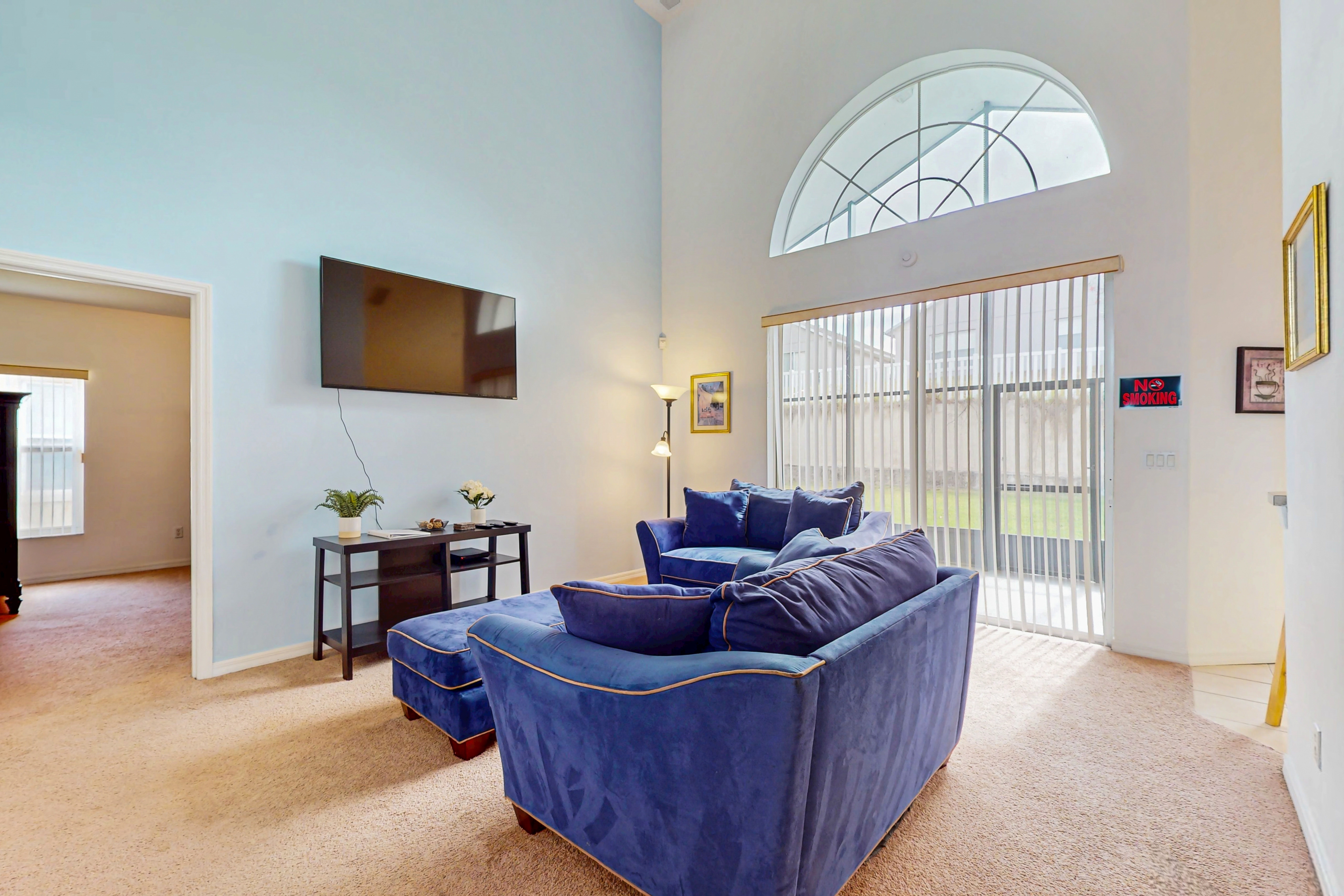 Spacious home in cute area with central AC & washer/dryer - snowbirds welcome