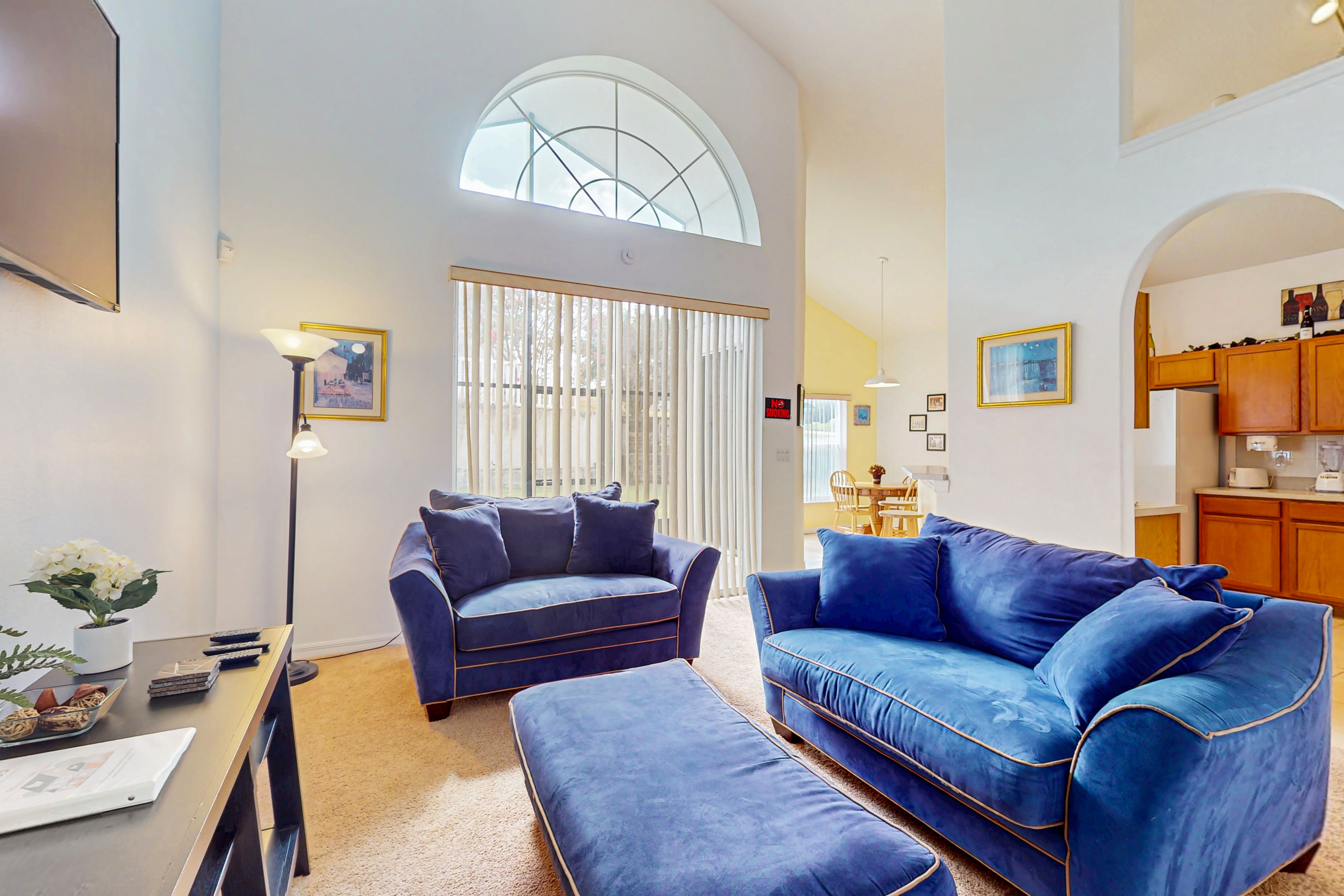 Spacious home in cute area with central AC & washer/dryer - snowbirds welcome