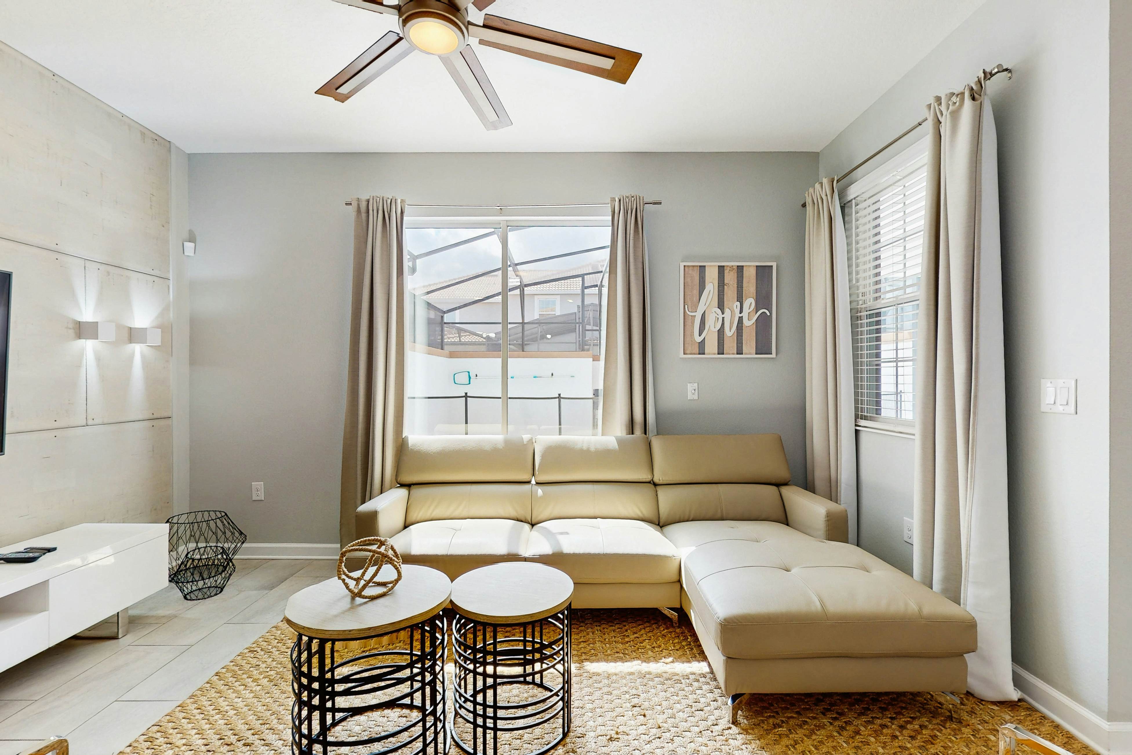 STL131-4826-4-GP - Sunshine & Storybook Stays