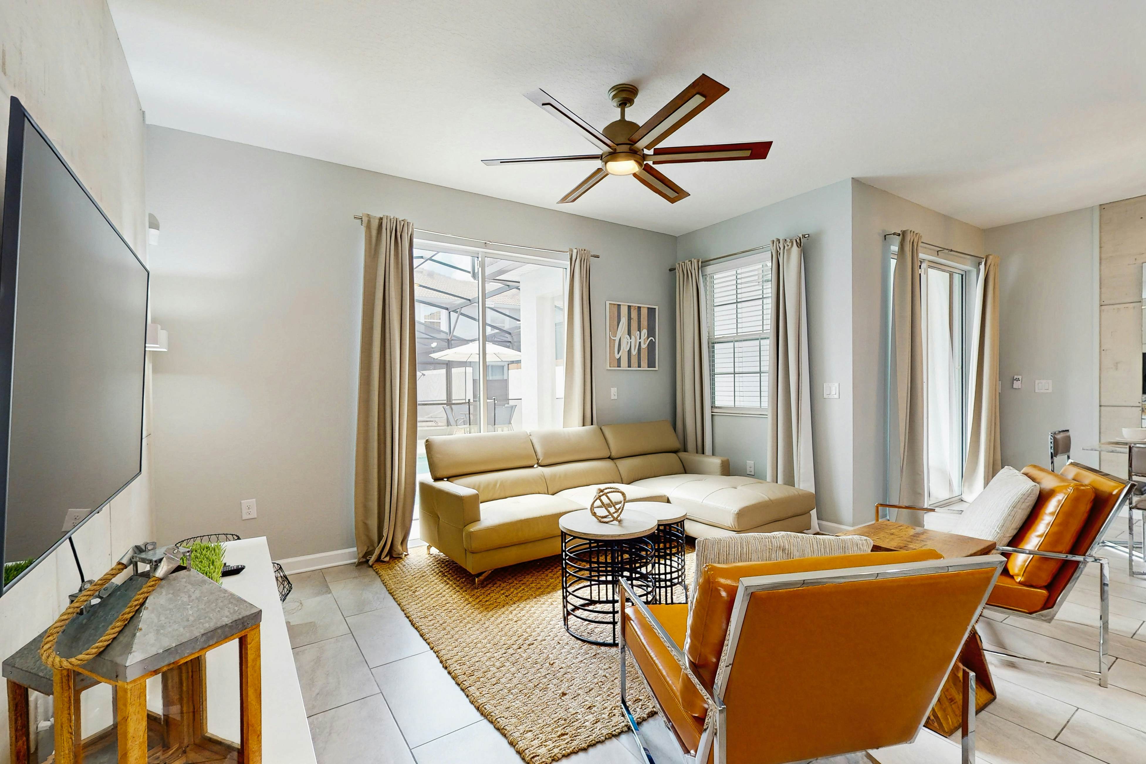 STL131-4826-4-GP - Sunshine & Storybook Stays