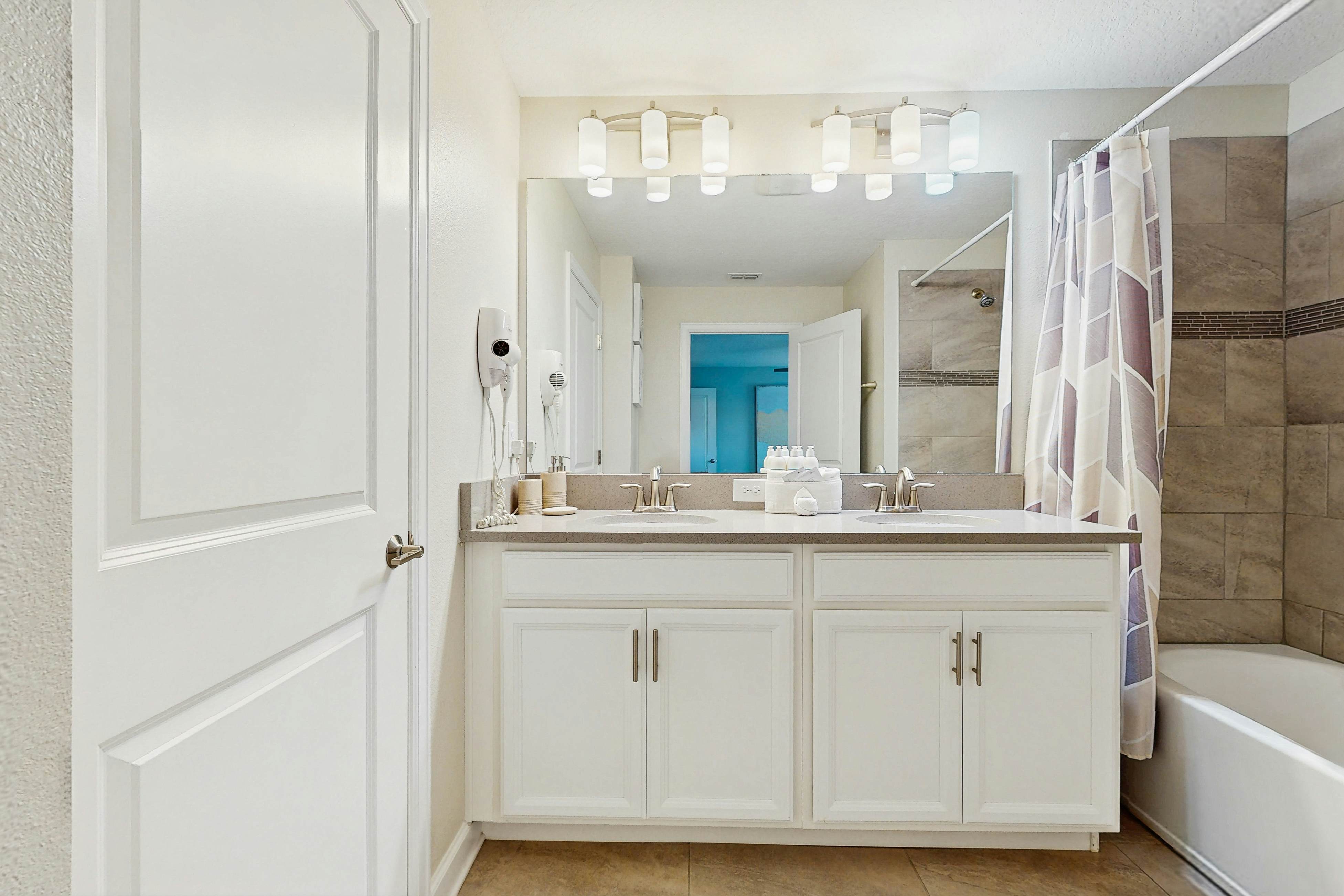 STL131-4826-4-GP - Sunshine & Storybook Stays