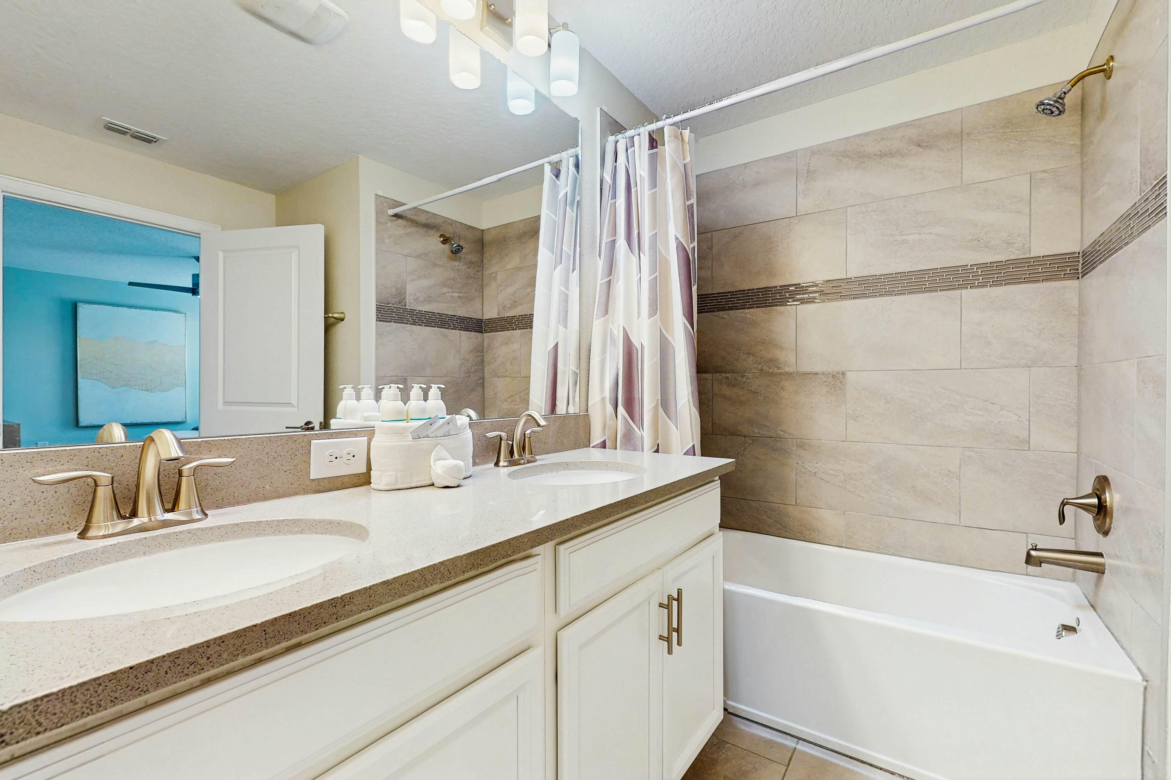 STL131-4826-4-GP - Sunshine & Storybook Stays