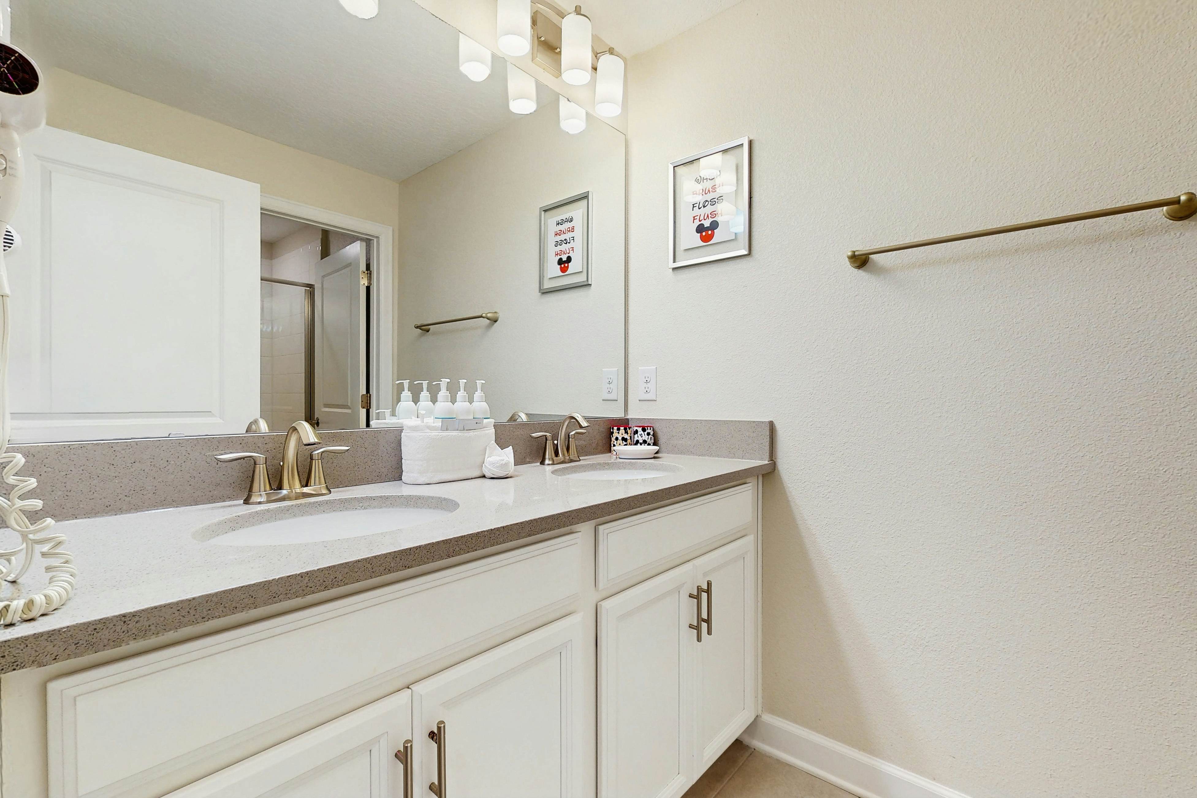 STL131-4826-4-GP - Sunshine & Storybook Stays