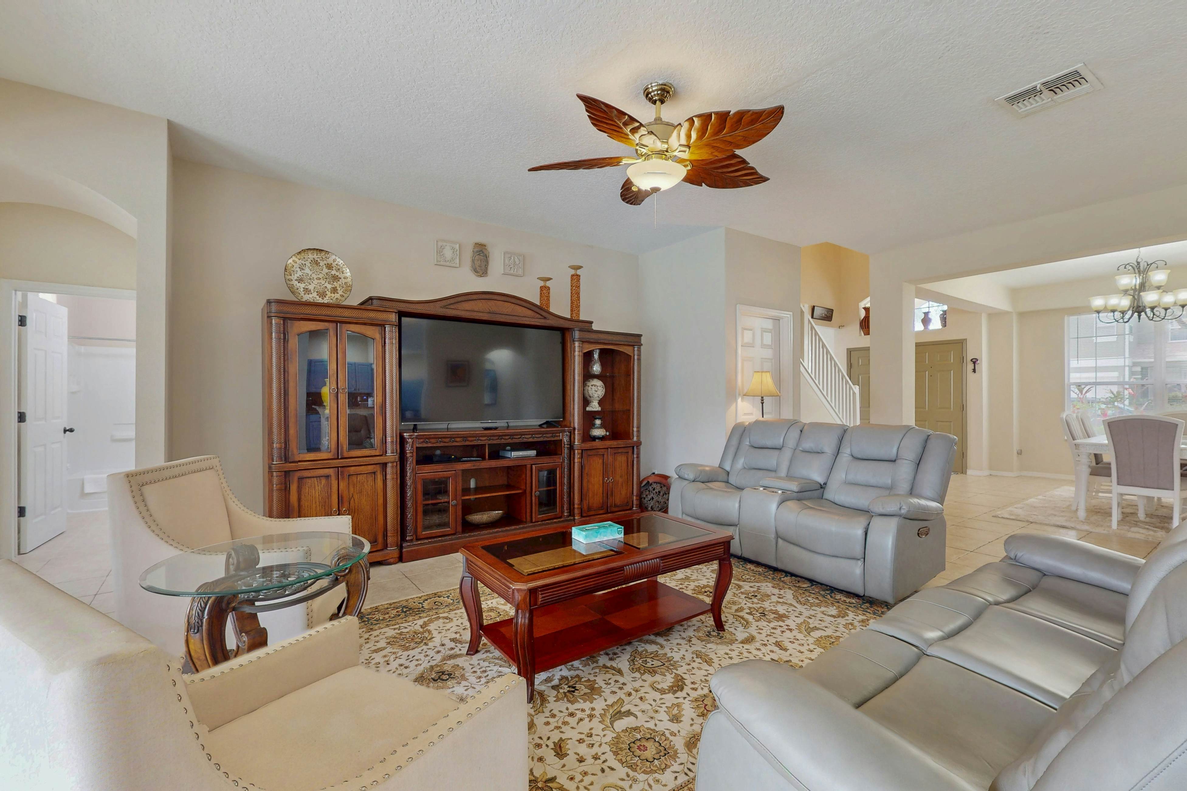 EMI105-8519-7-P-The Seven Emeralds of Isla