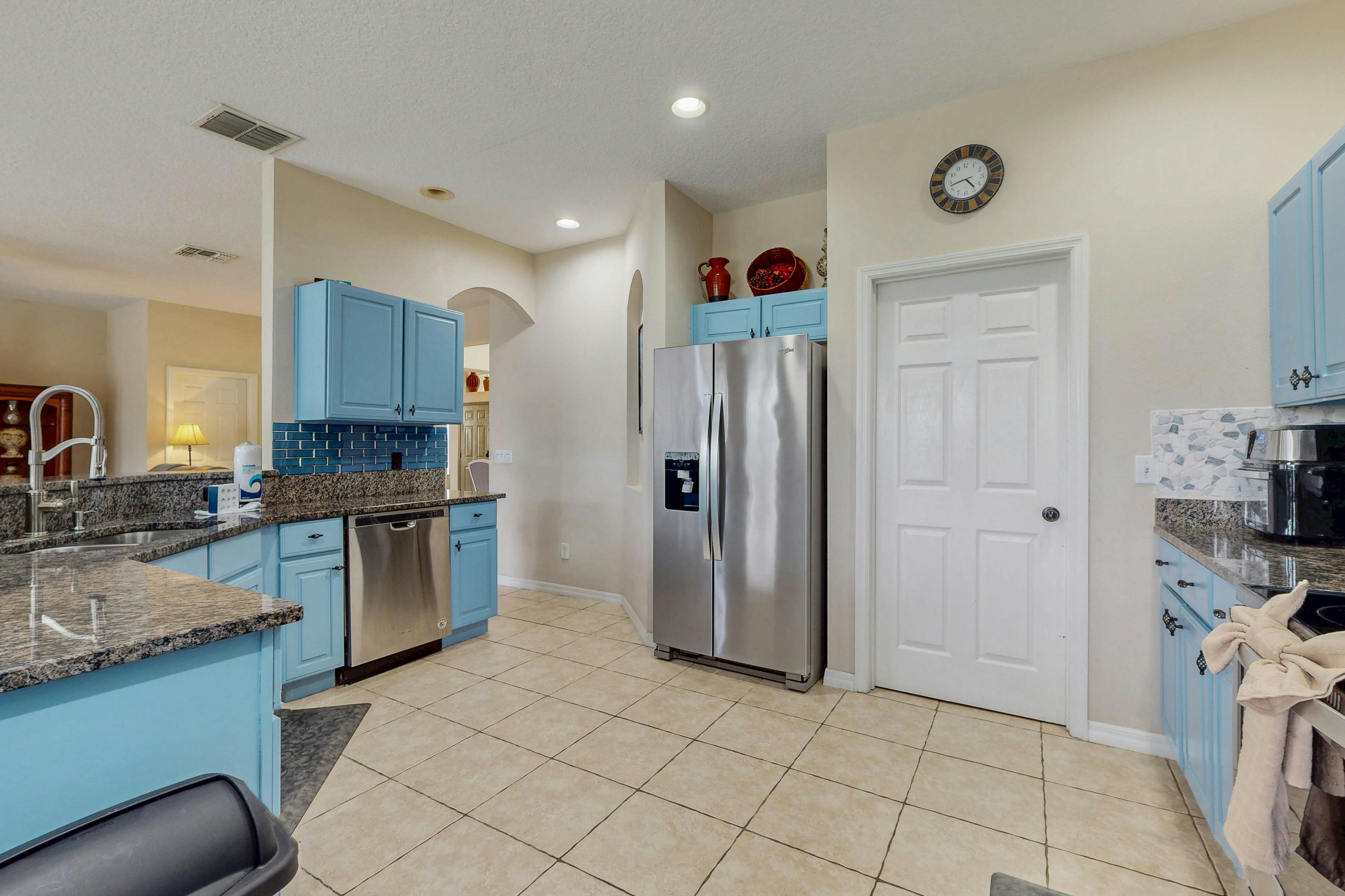 EMI105-8519-7-P-The Seven Emeralds of Isla