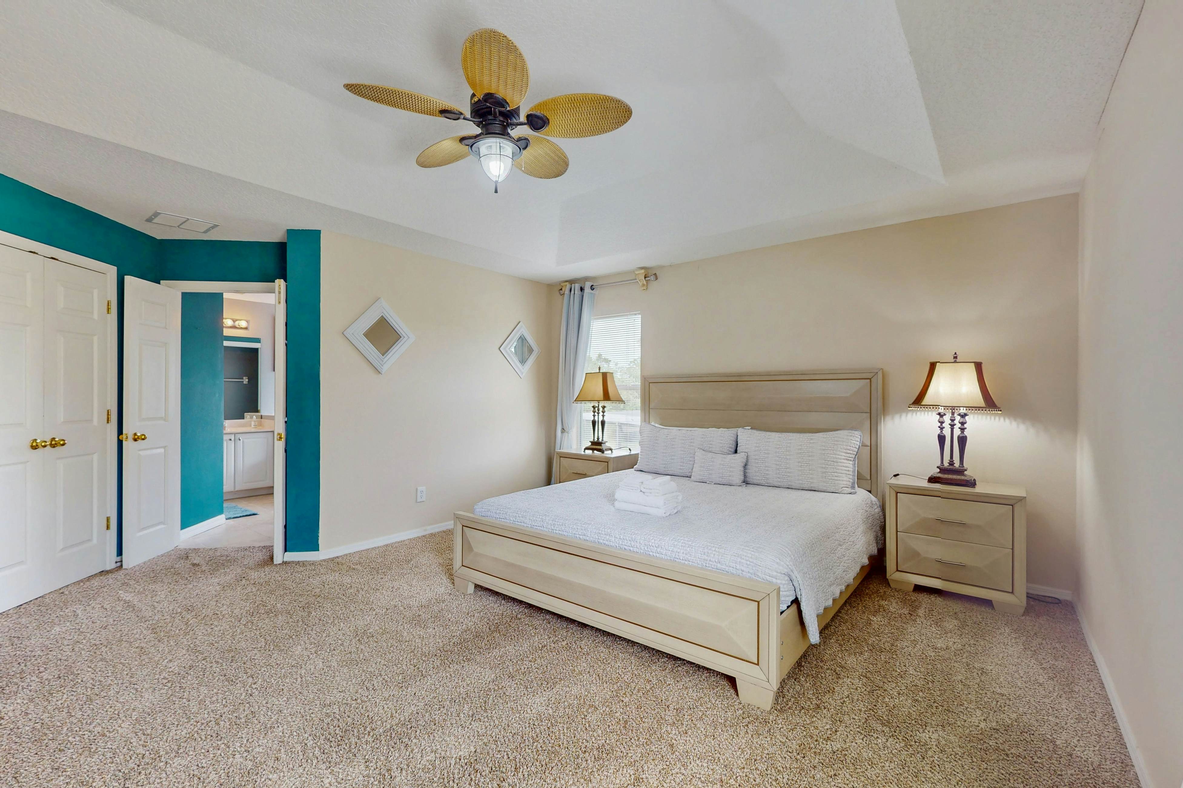 EMI105-8519-7-P-The Seven Emeralds of Isla