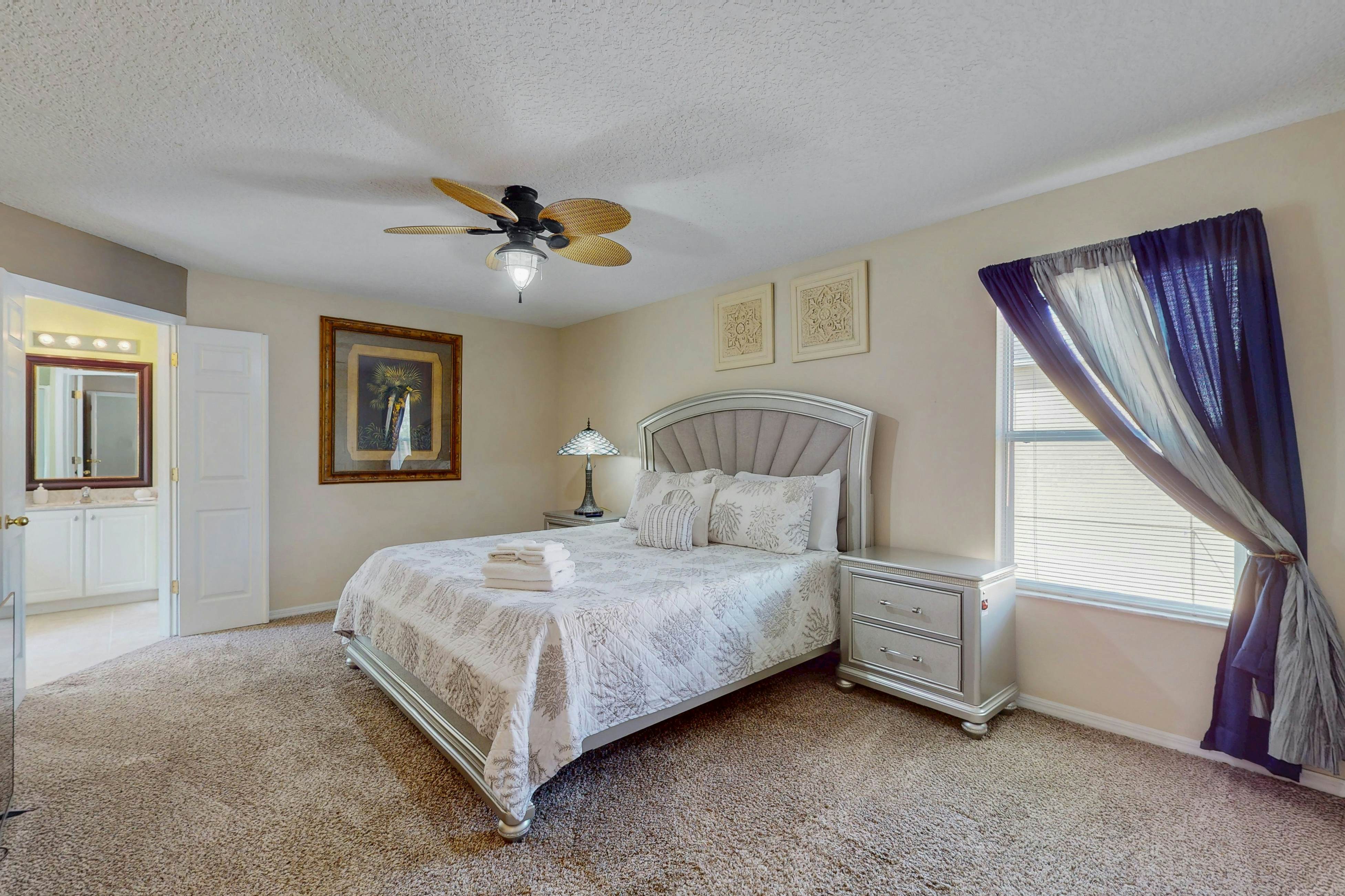 EMI105-8519-7-P-The Seven Emeralds of Isla