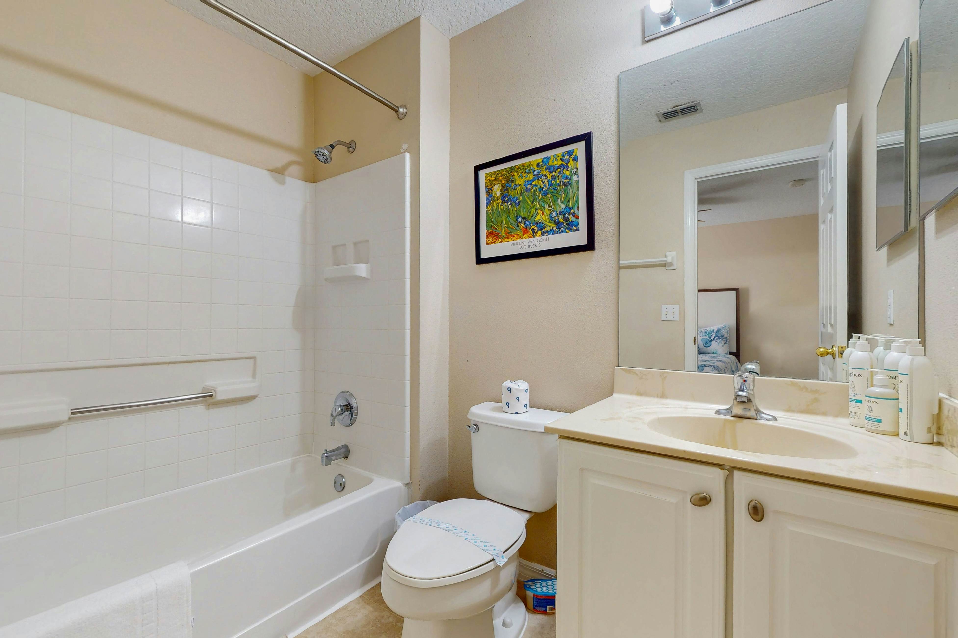 EMI105-8519-7-P-The Seven Emeralds of Isla