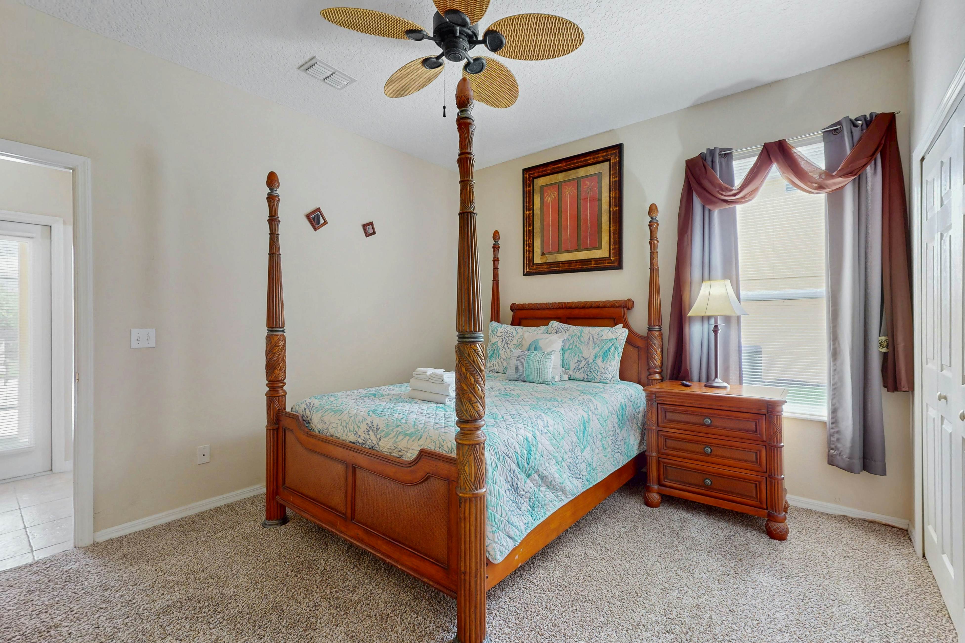 EMI105-8519-7-P-The Seven Emeralds of Isla