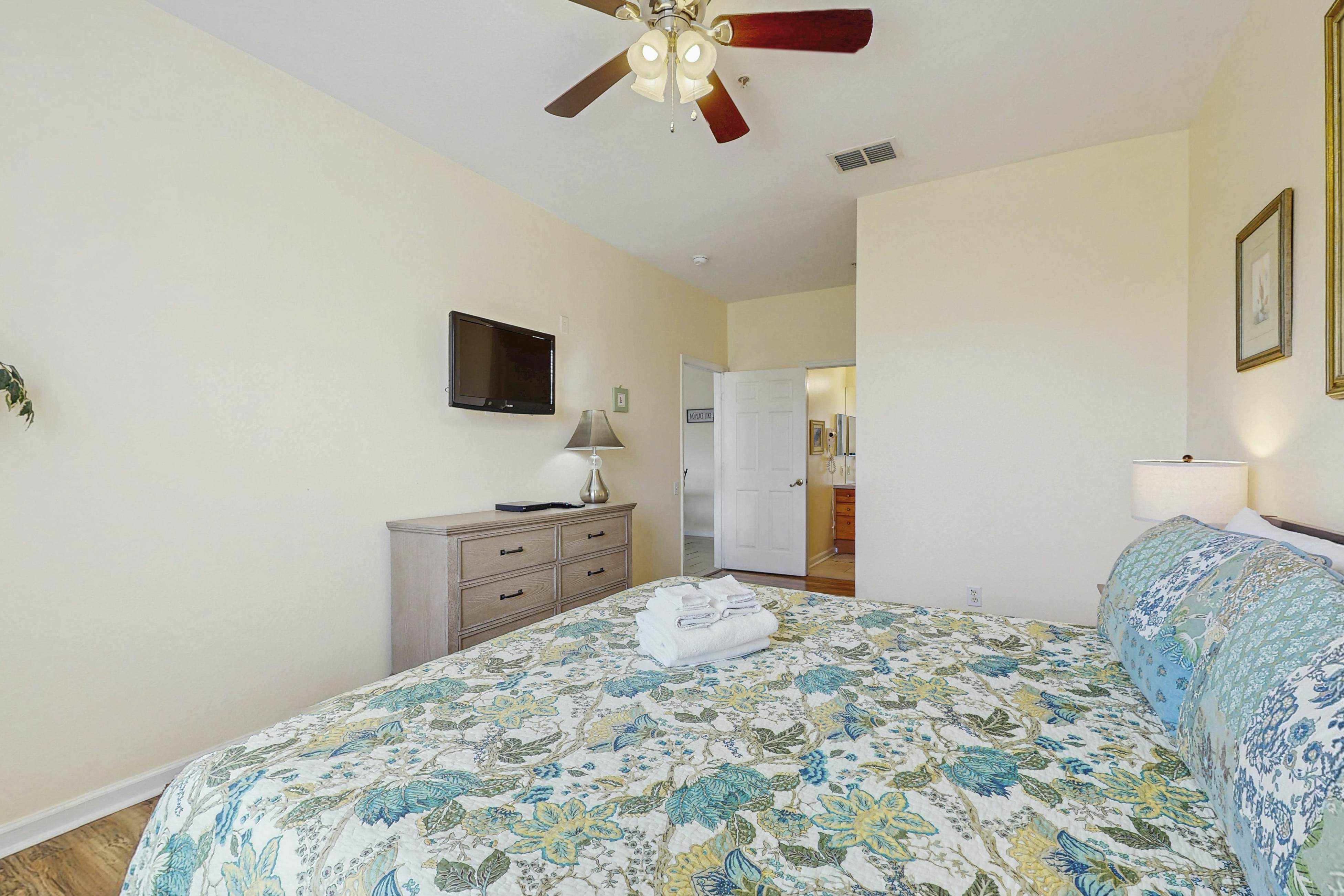 WP103-8105-105-3-Coconut Cool - Windsor Palms