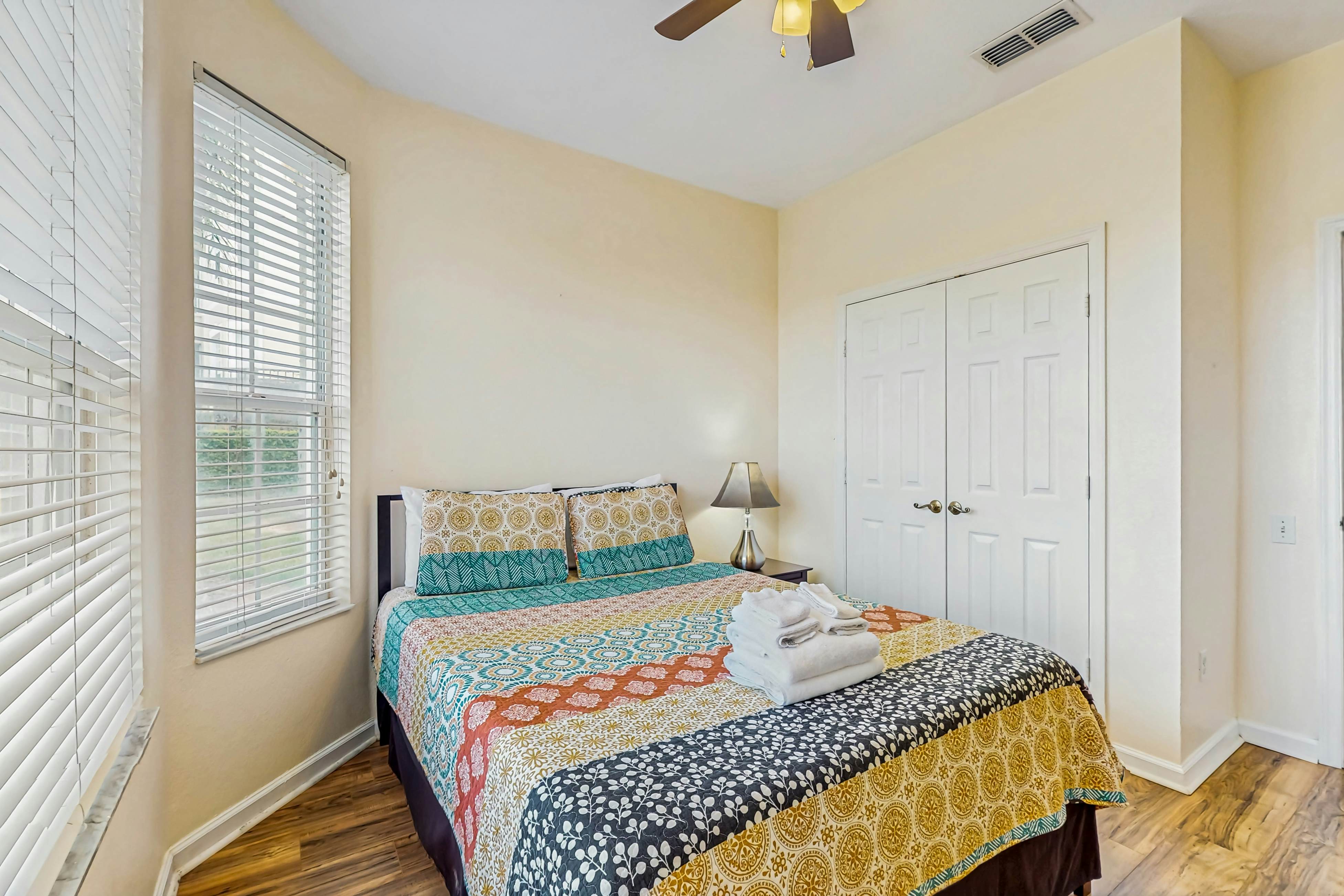 WP103-8105-105-3-Coconut Cool - Windsor Palms