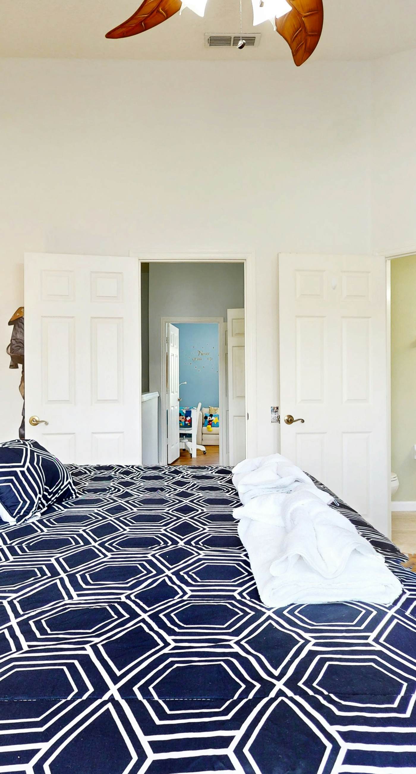 WP108-2351-3-P-Silver Palms