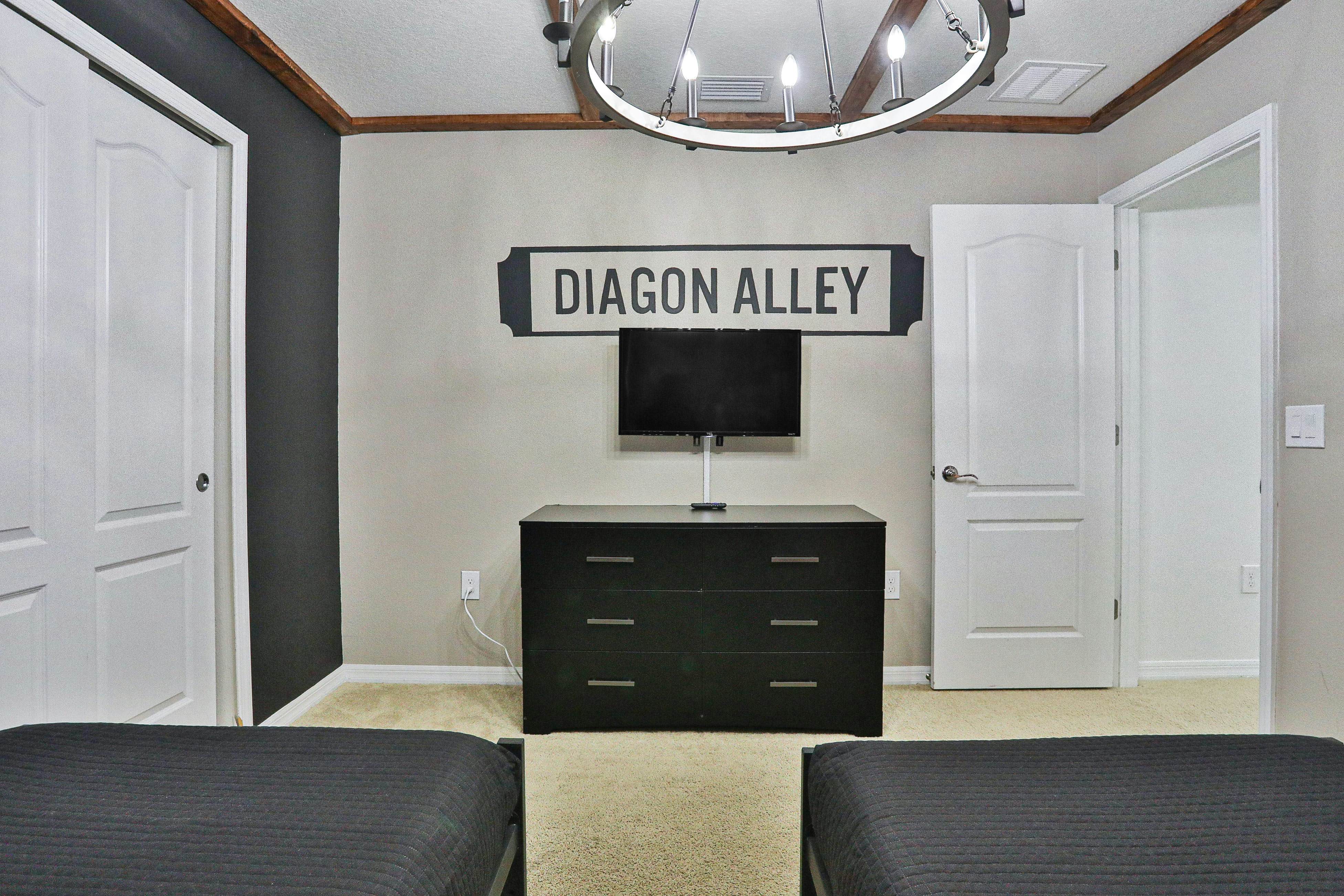 WW115-8893-9-GP - Westside Wonder - Windsor at Westside