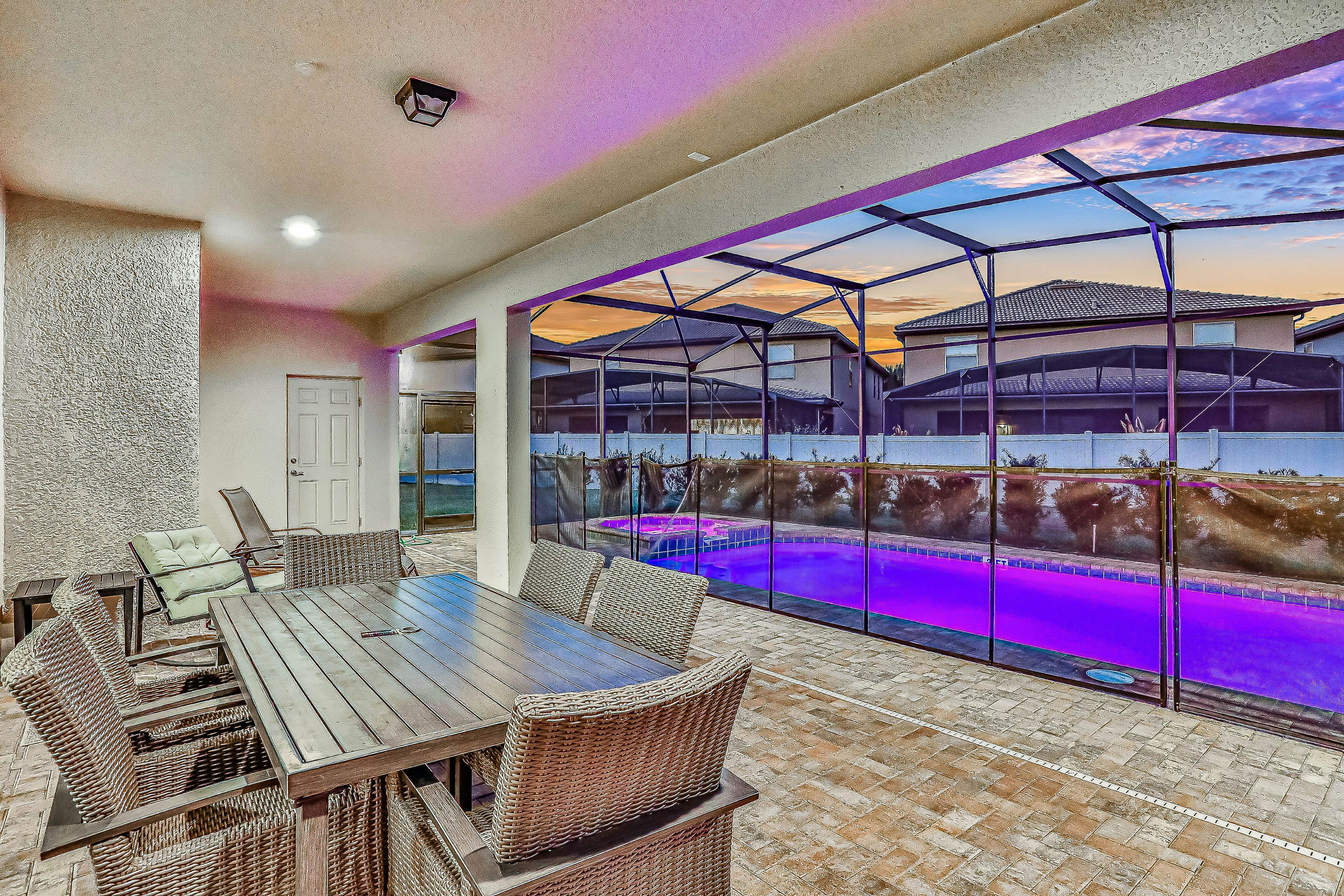 WW115-8893-9-GP - Westside Wonder - Windsor at Westside