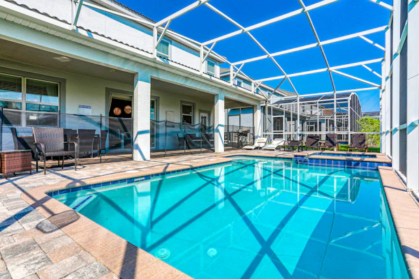 Spacious home with private pool, clubhouse - near theme parks