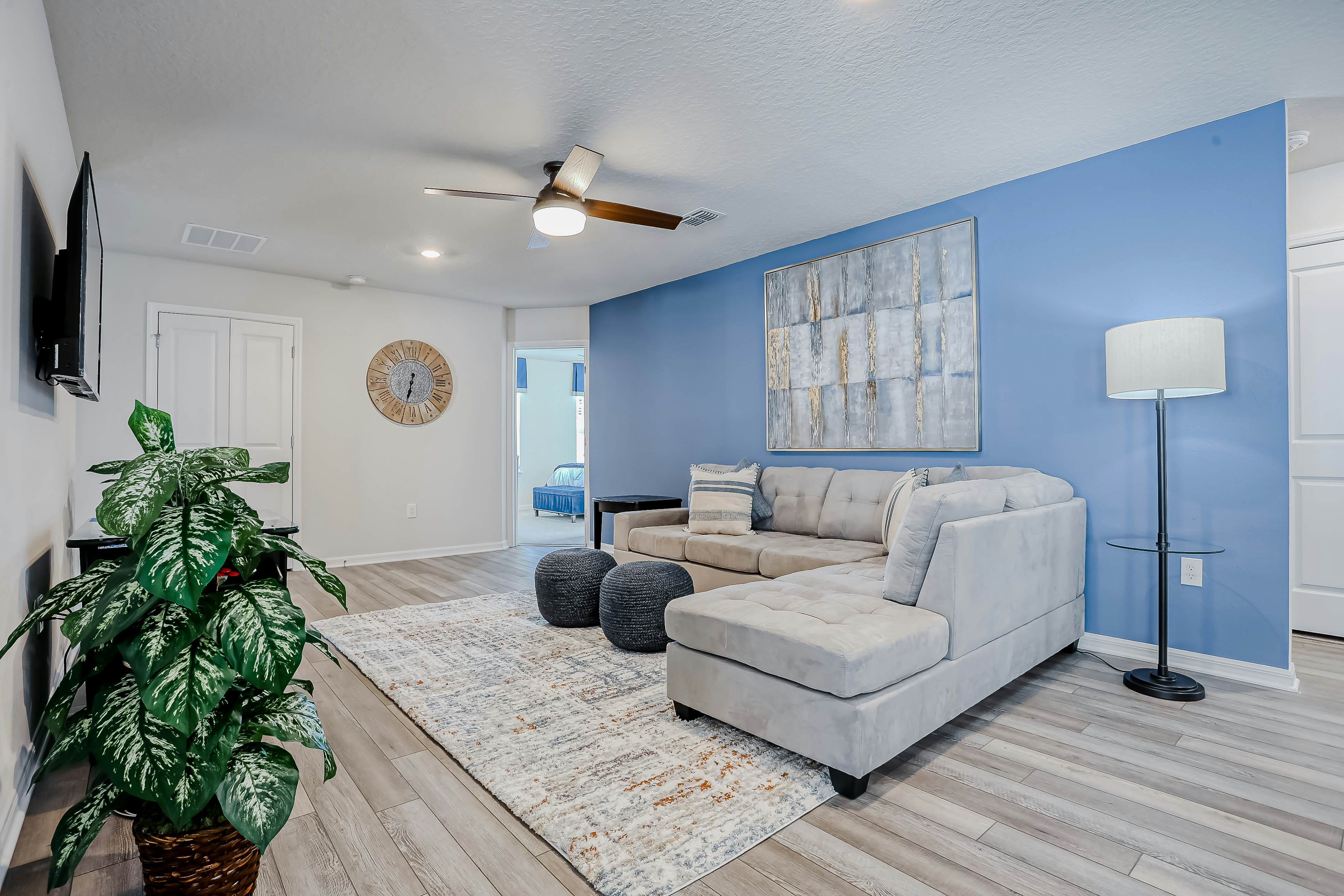 WI114-1990-9-P - Summer Magic - Windsor Island Resort