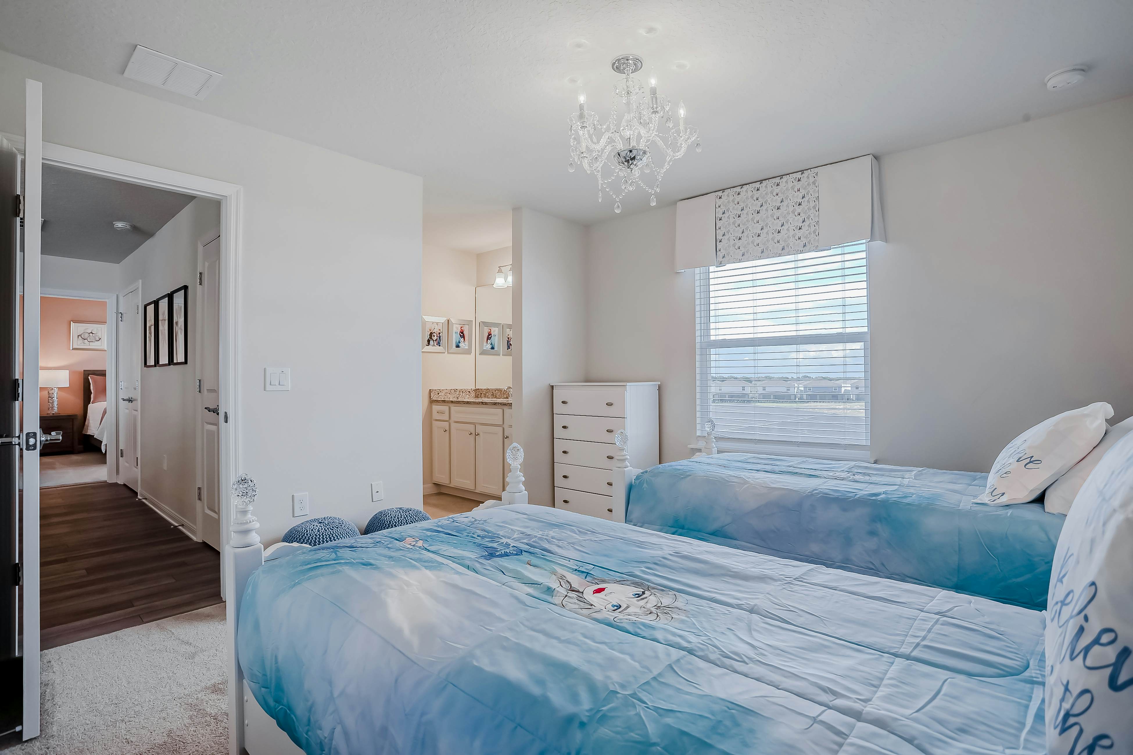 WI114-1990-9-P - Summer Magic - Windsor Island Resort