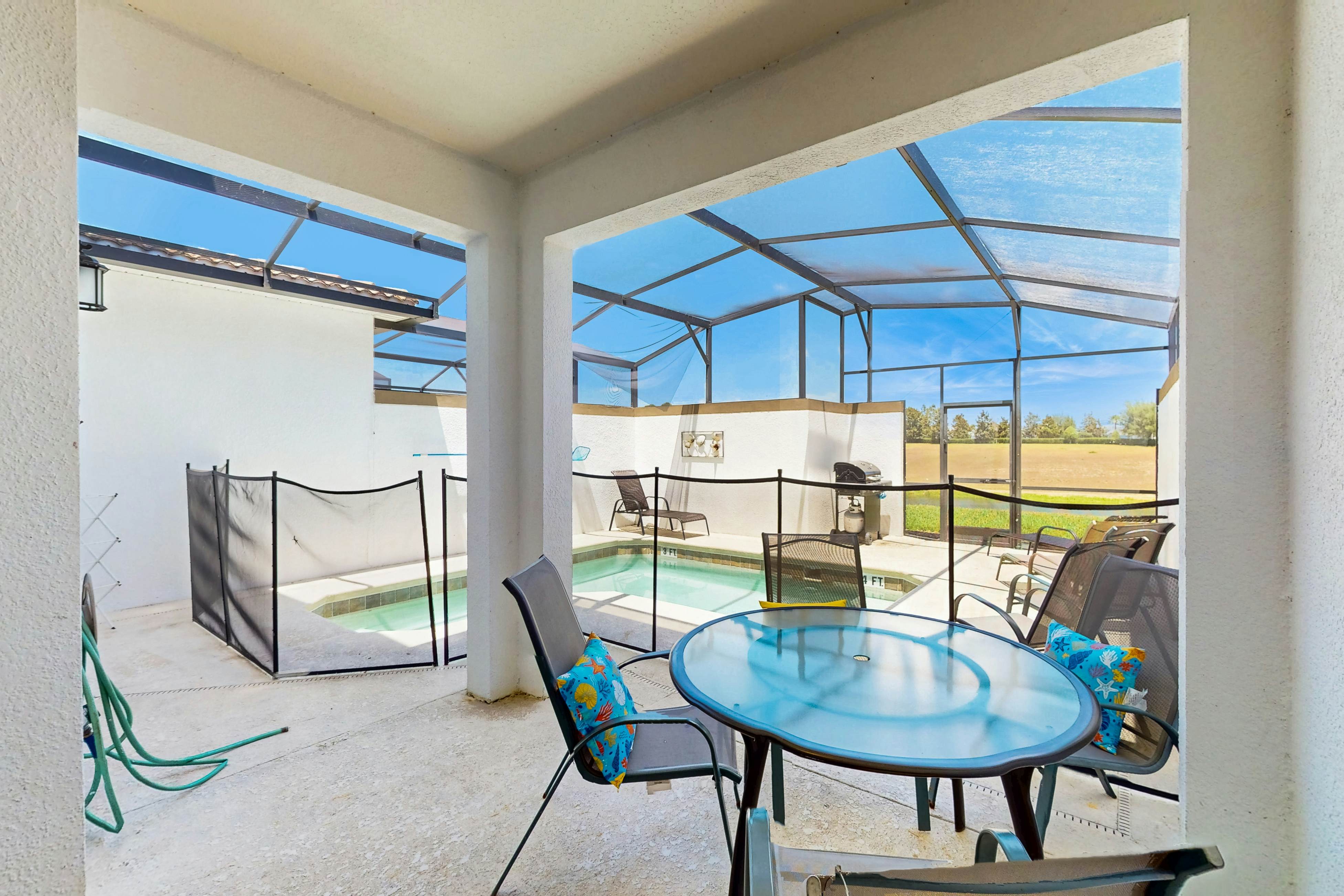 CHG119-8993-4-GP - Max n Relax - Champions Gate